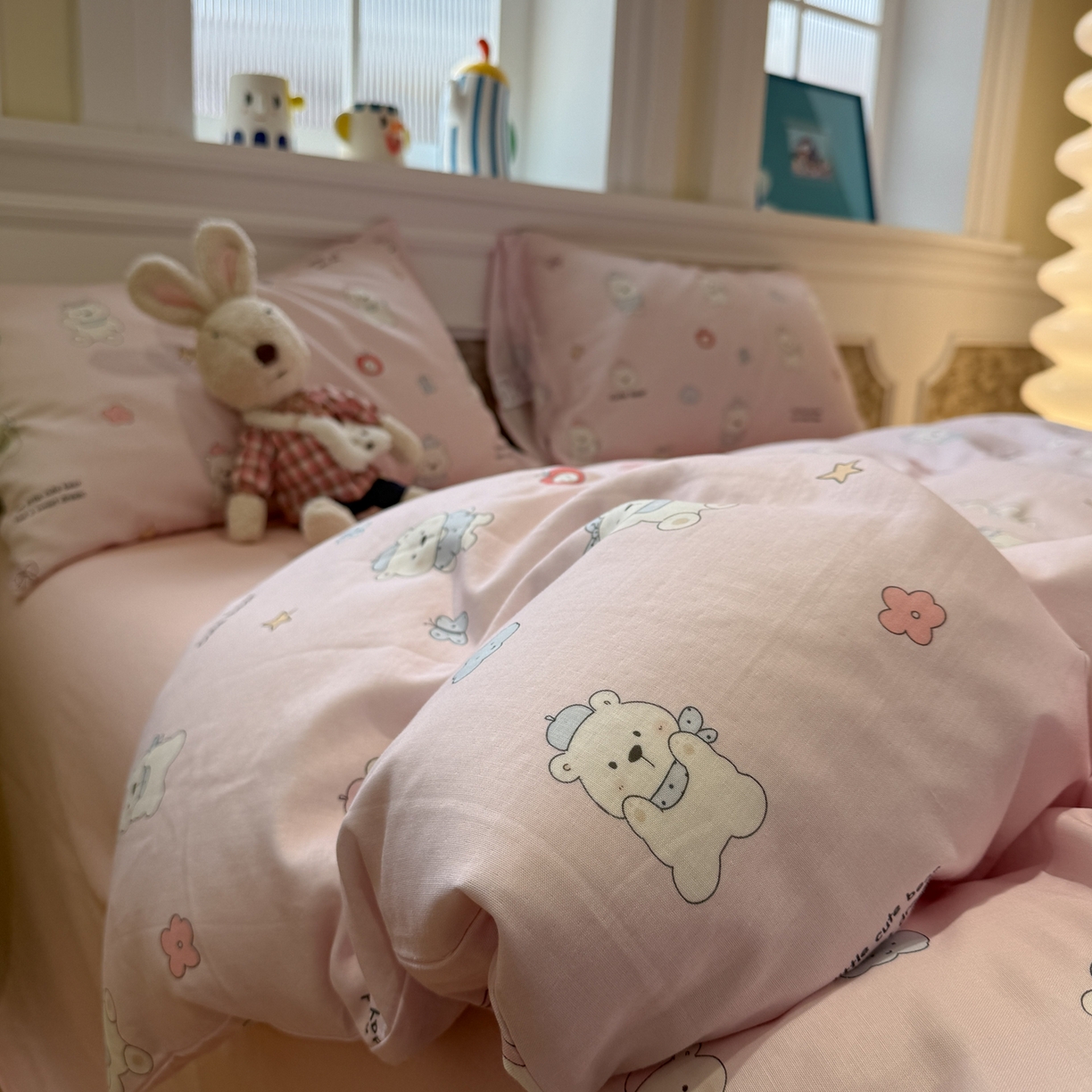 91家纺网 家纺一手货源 找家纺 塞纳 2026新款.全棉有氧双层纱四件套-场景一 软糖小熊-粉