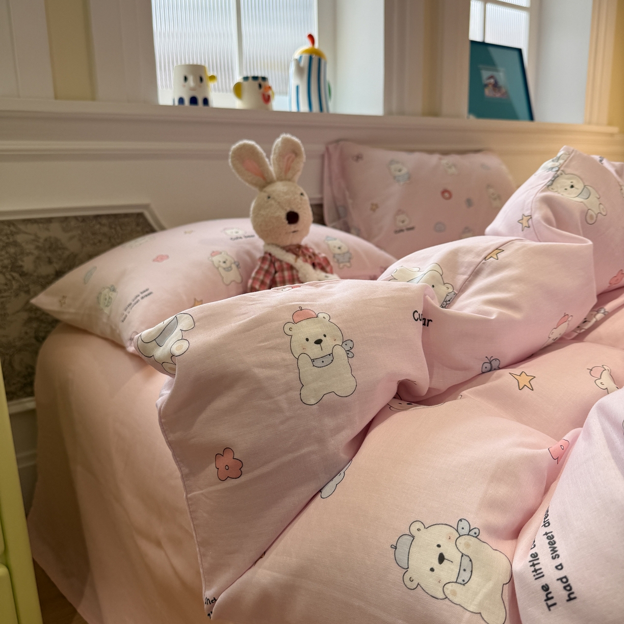 91家纺网 家纺一手货源 找家纺 塞纳 2026新款.全棉有氧双层纱四件套-场景一 软糖小熊-粉