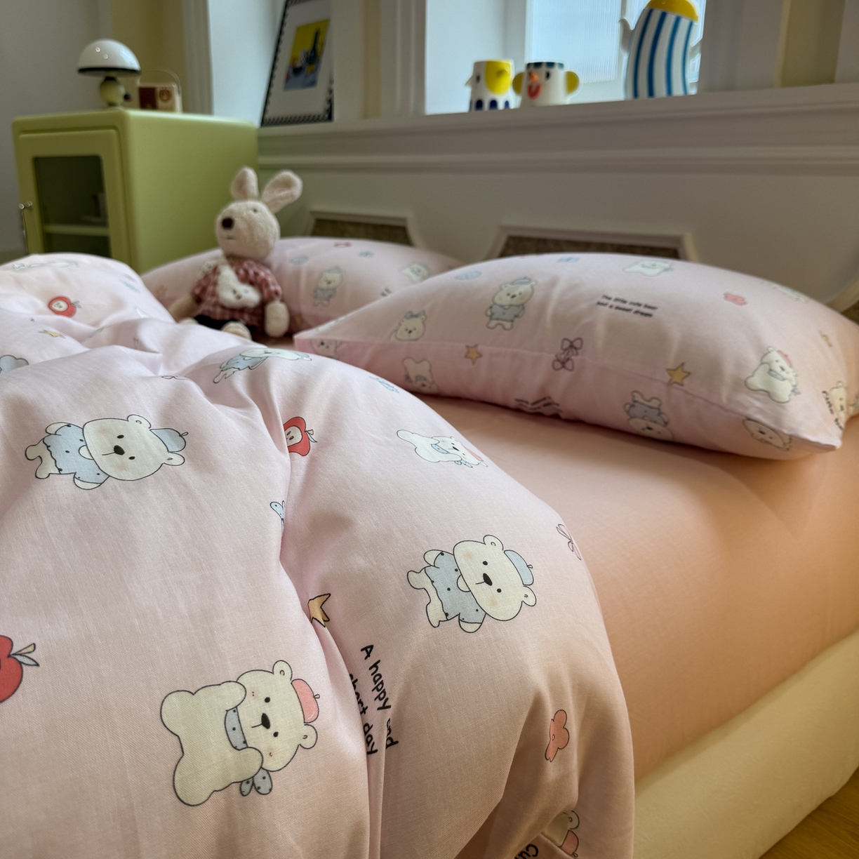 91家纺网 家纺一手货源 找家纺 塞纳 2026新款.全棉有氧双层纱四件套-场景一 软糖小熊-粉