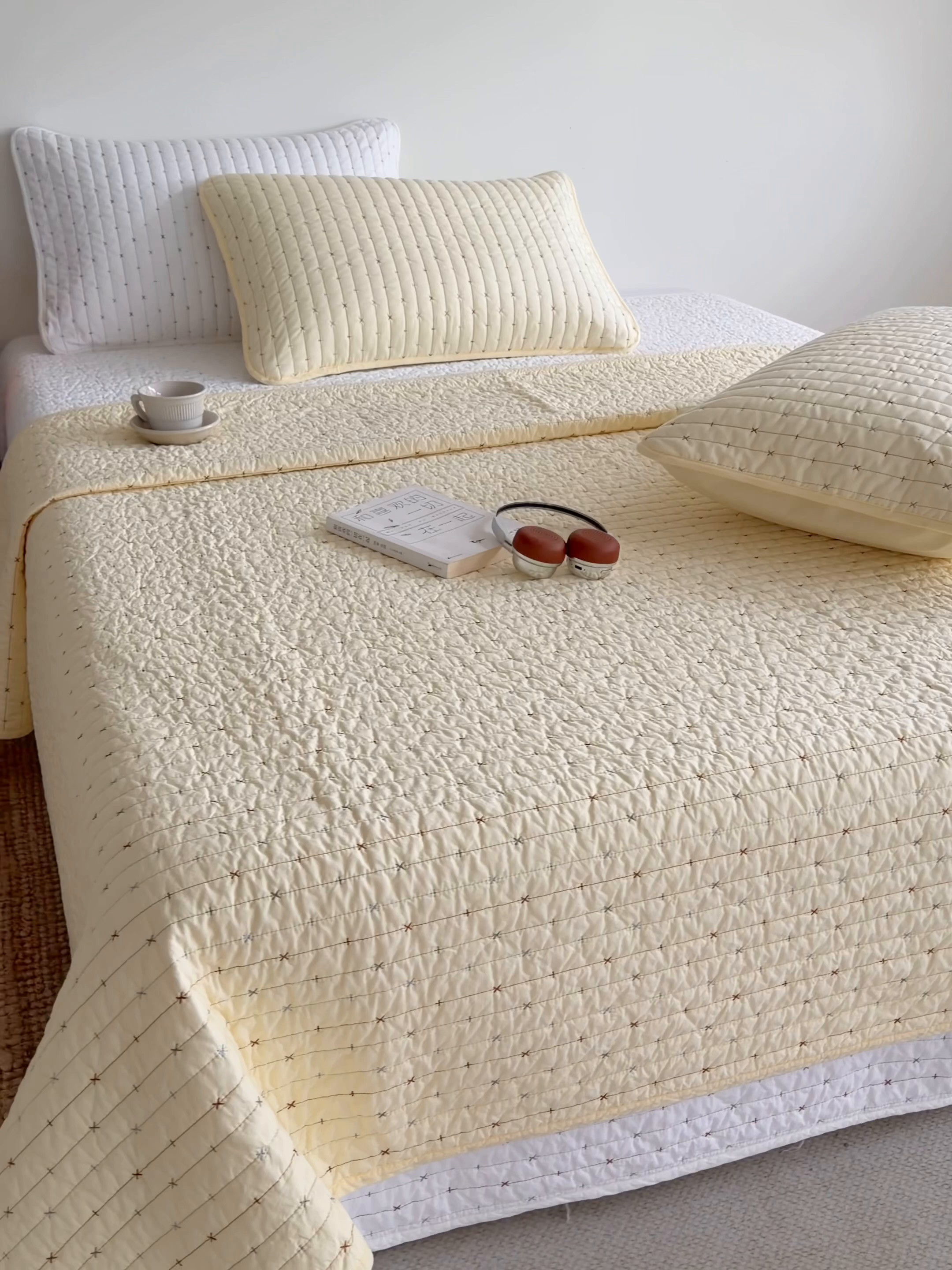 91家纺网 家纺一手货源 找家纺 沐纯家居 2026新款60支全棉纯棉米粒绣纯色床盖三件套 黄色