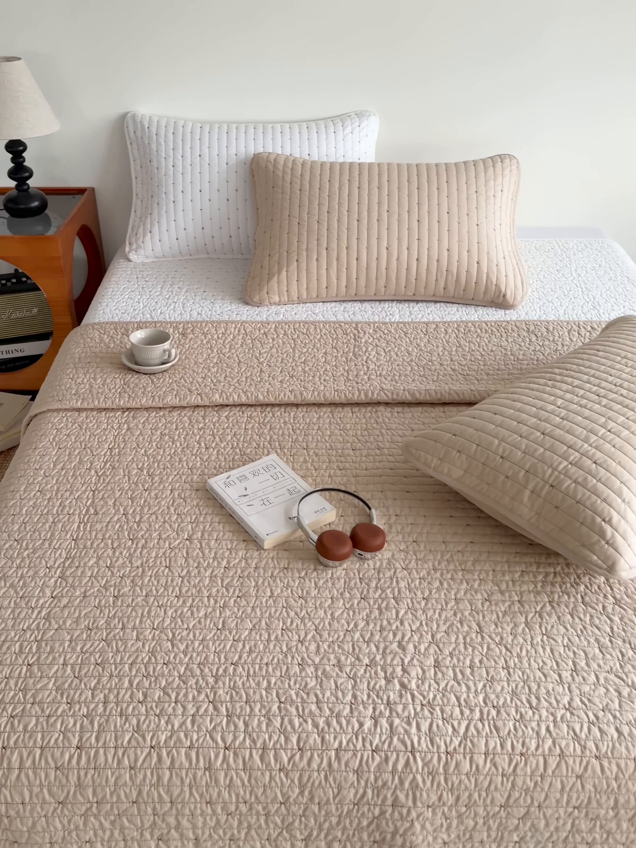 91家纺网 家纺一手货源 找家纺 沐纯家居 2026新款60支全棉纯棉米粒绣纯色床盖三件套 卡其色