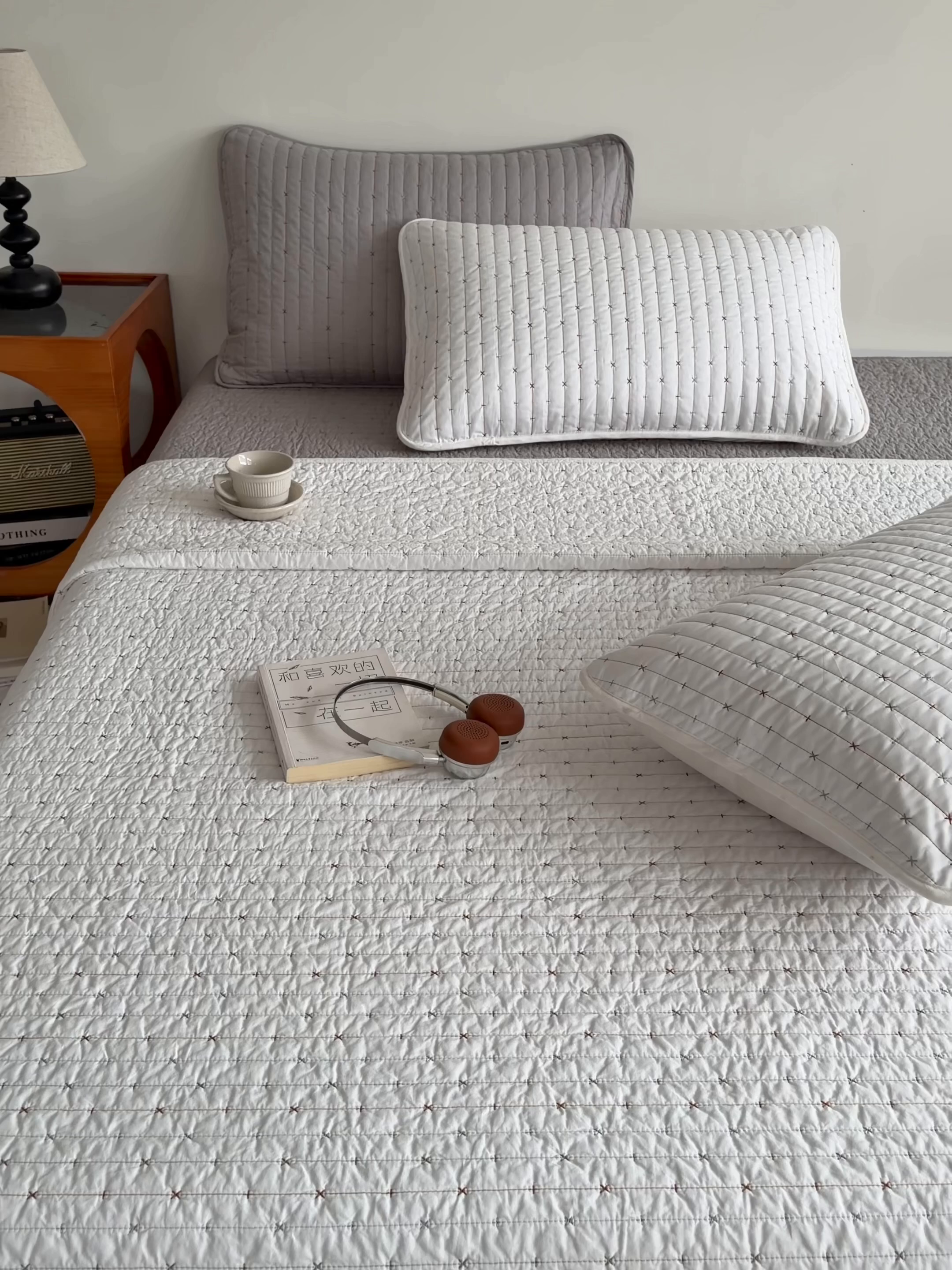 91家纺网 家纺一手货源 找家纺 沐纯家居 2026新款60支全棉纯棉米粒绣纯色床盖三件套 白色