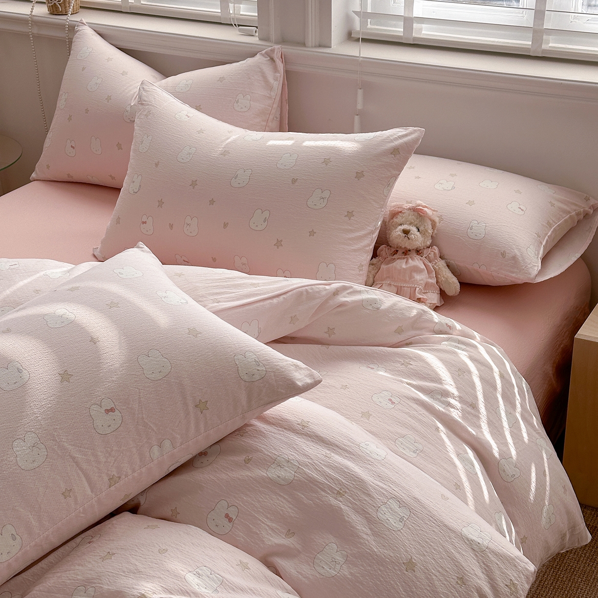 91家纺网 家纺一手货源 找家纺 多品家纺 2026新款奶呼呼超柔云感双层纱系列单被套 桃气兔兔