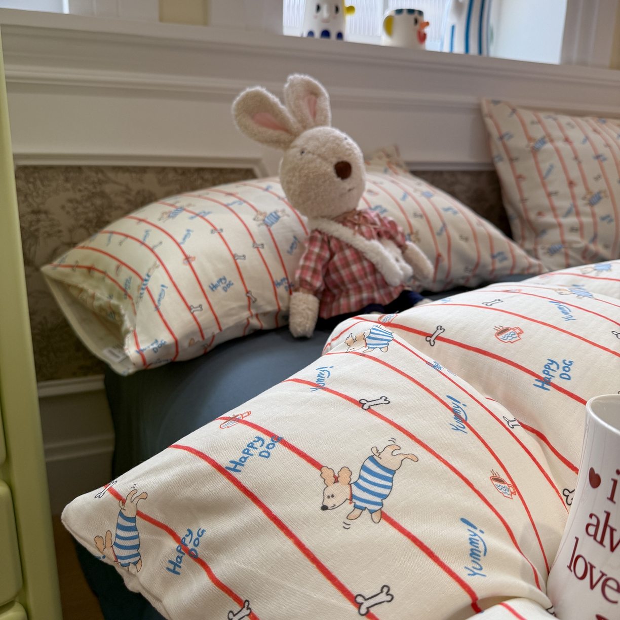 91家纺网 家纺一手货源 找家纺 塞纳 2026新款.全棉有氧双层纱四件套-场景二 快乐汪星人