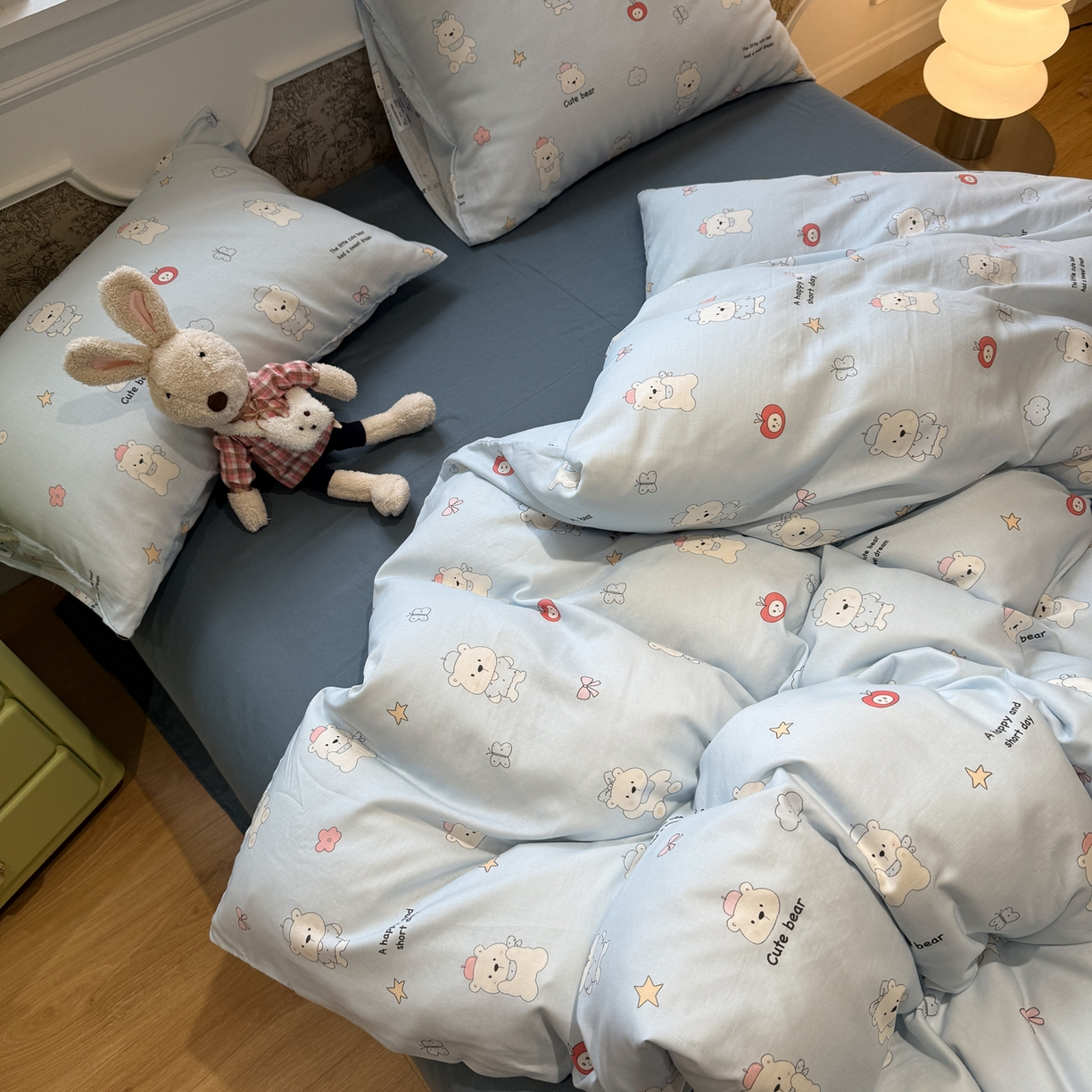 91家纺网 家纺一手货源 找家纺 塞纳 2026新款.全棉有氧双层纱四件套-场景二 甜梦小窝