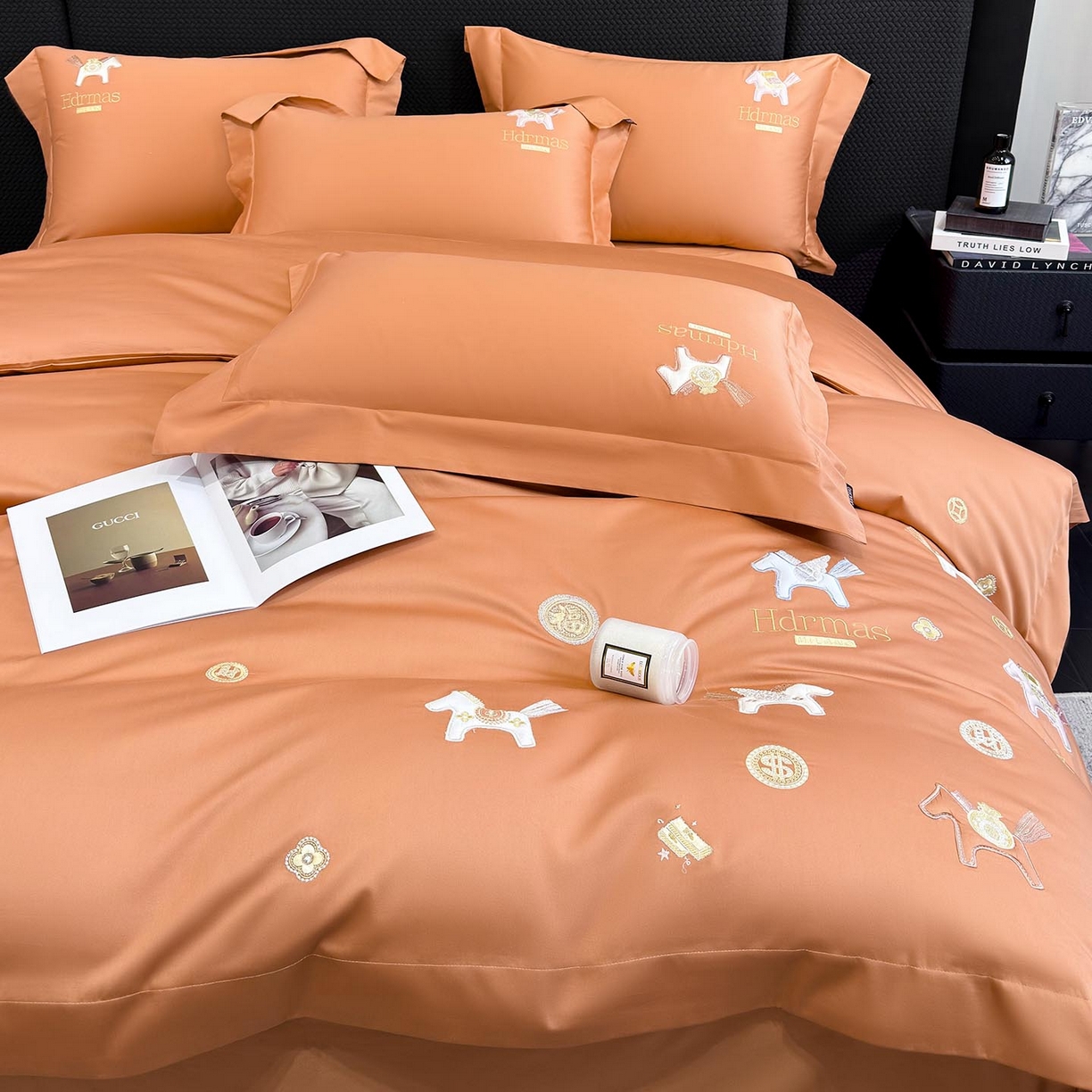 91家纺网 家纺一手货源 找家纺  2026【迪奥】马年50S双股A类长绒棉纯棉四件套100全棉新年刺绣被套床单床笠床上用品 马上有钱-橙