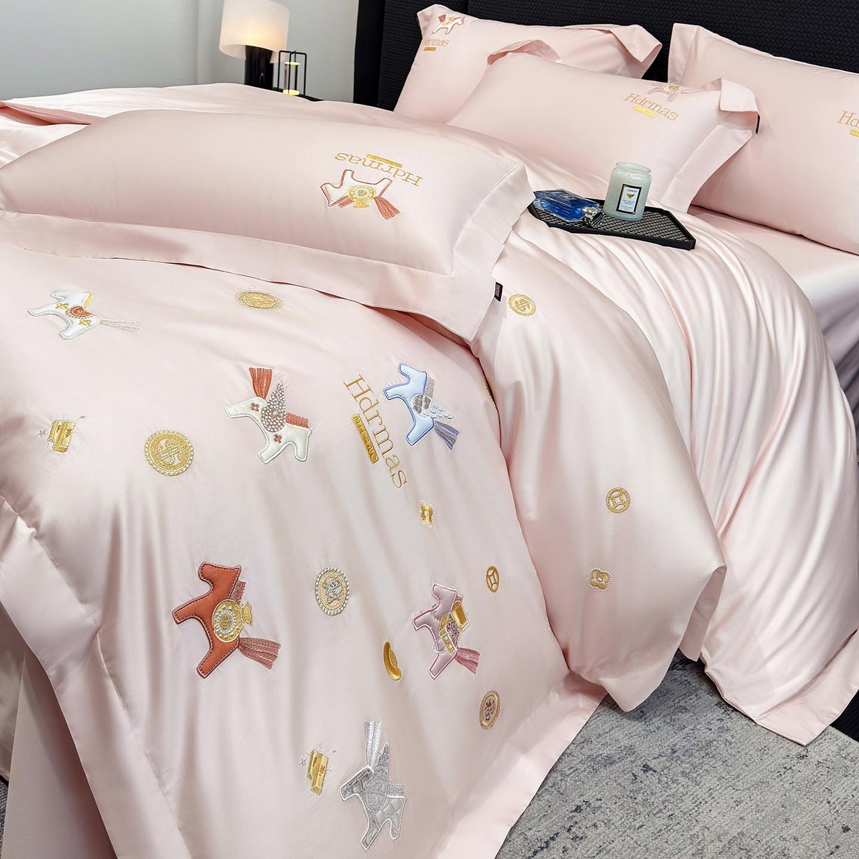  2026【迪奥】马年50S双股A类长绒棉纯棉四件套100全棉新年刺绣被套床单床笠床上用品 马上有钱-粉