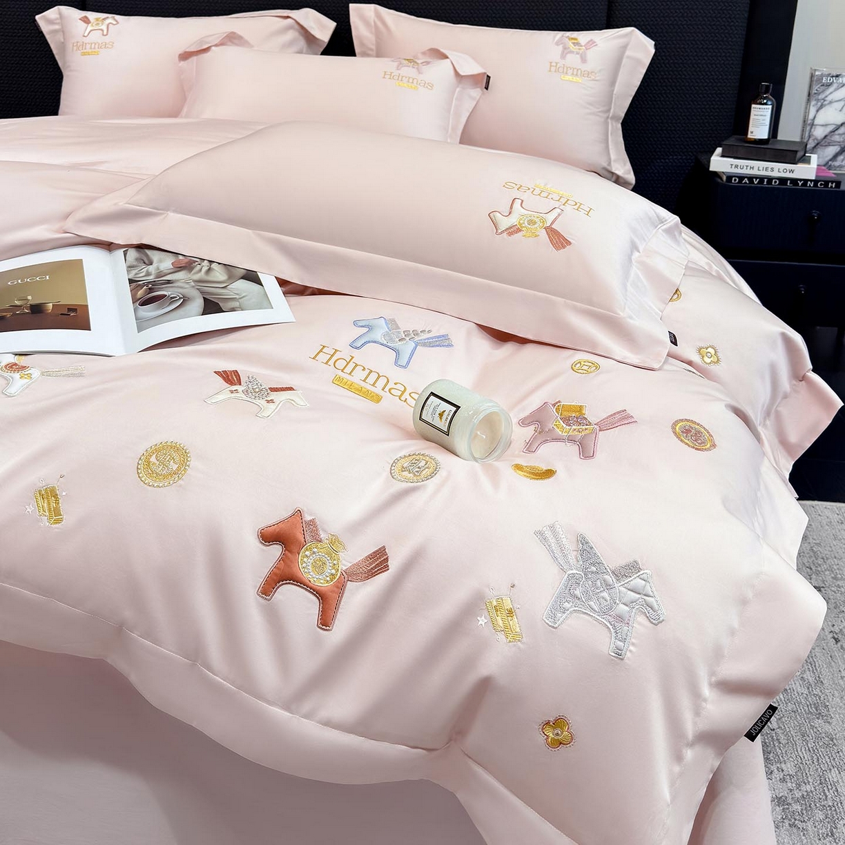 91家纺网 家纺一手货源 找家纺  2026【迪奥】马年50S双股A类长绒棉纯棉四件套100全棉新年刺绣被套床单床笠床上用品 马上有钱-粉