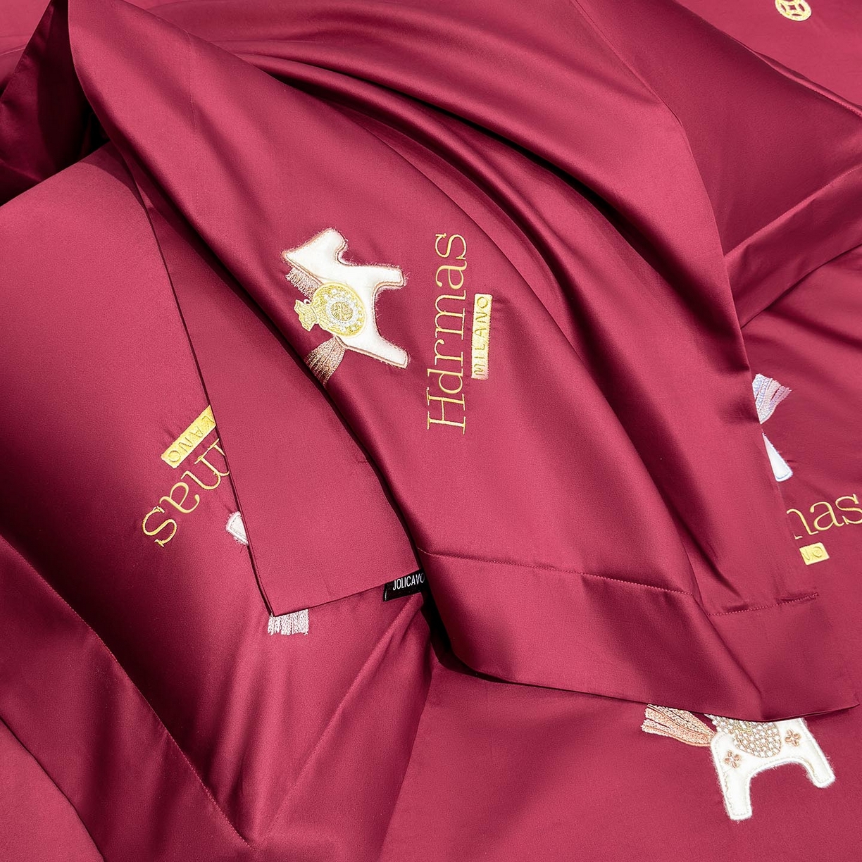 91家纺网 家纺一手货源 找家纺  2026【迪奥】马年50S双股A类长绒棉纯棉四件套100全棉新年刺绣被套床单床笠床上用品 马上有钱-红