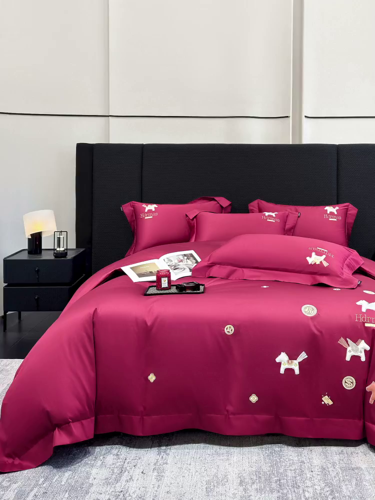 91家纺网 家纺一手货源 找家纺  2026【迪奥】马年50S双股A类长绒棉纯棉四件套100全棉新年刺绣被套床单床笠床上用品 马上有钱-红