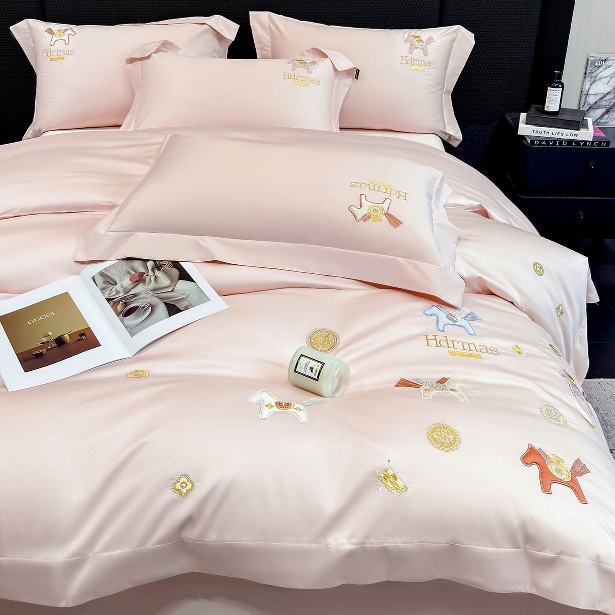 91家纺网 家纺一手货源 找家纺  2026新款【迪奥】马年50S双股A类长绒棉纯棉四件套100全棉新年刺绣被套床单 马上有钱-粉