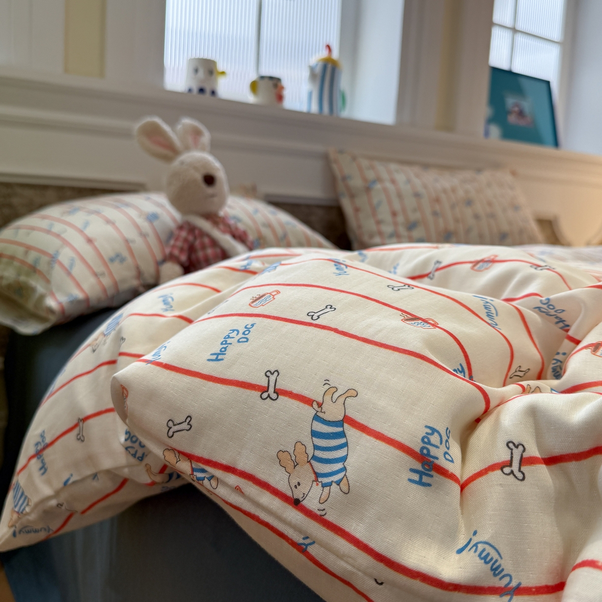 91家纺网 家纺一手货源 找家纺 塞纳 2026新款.全棉有氧双层纱四件套-场景二 快乐汪星人