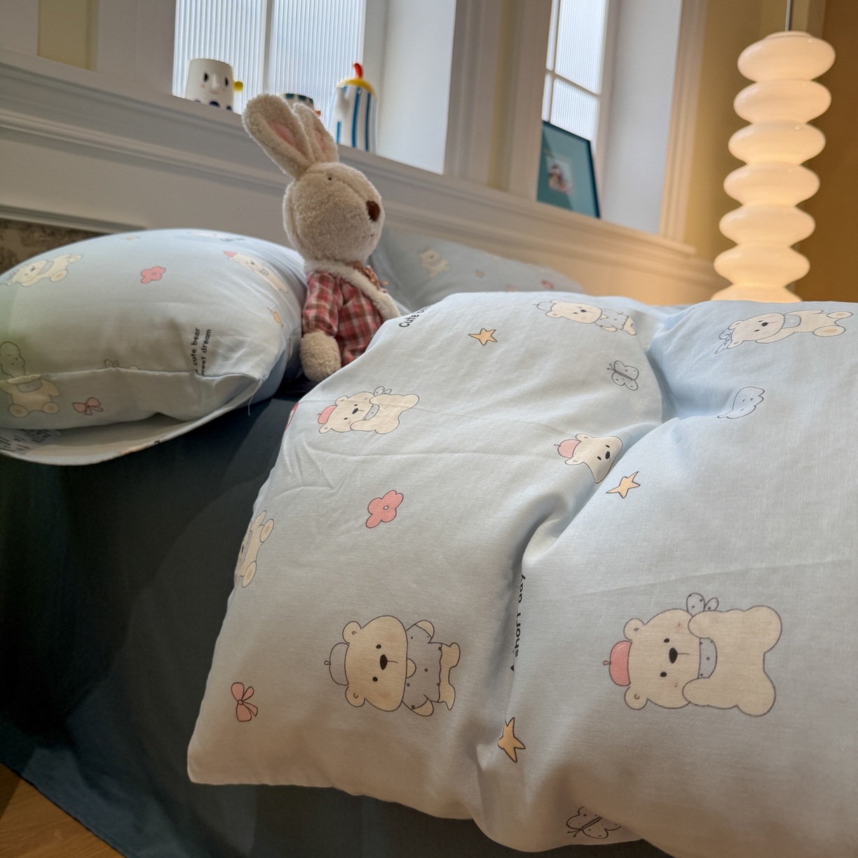 91家纺网 家纺一手货源 找家纺 塞纳 2026新款.全棉有氧双层纱四件套-场景二 软糖小熊-蓝