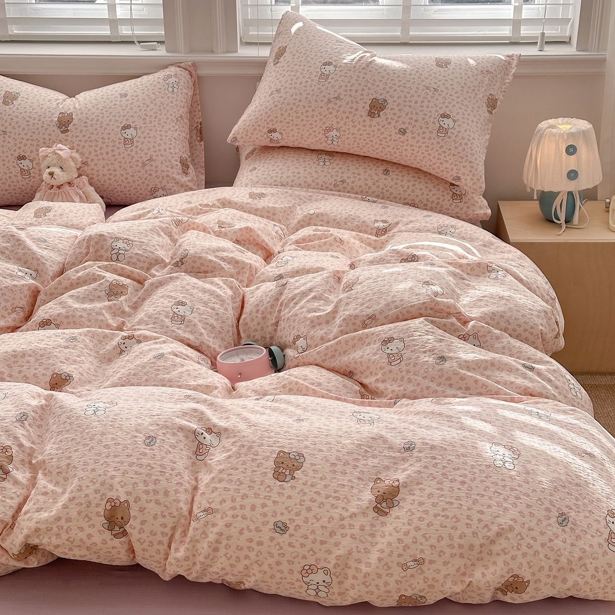 91家纺网 家纺一手货源 找家纺 多品家纺 2026新款奶呼呼超柔云感双层纱系列四件套 豹纹猫咪