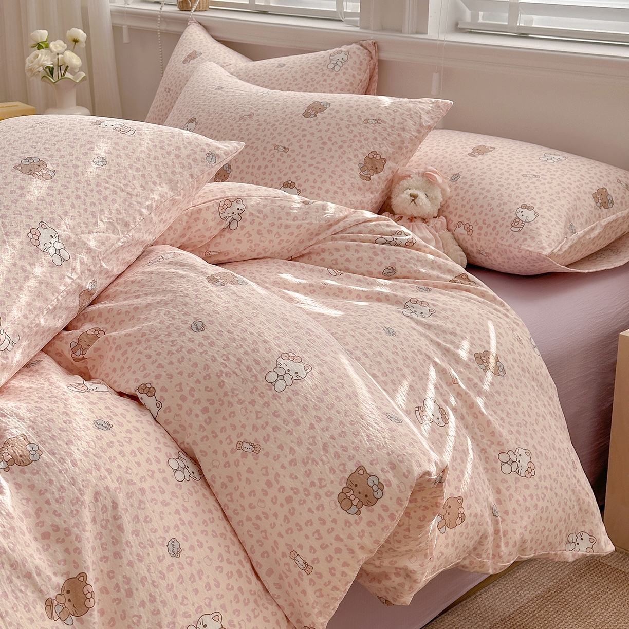 91家纺网 家纺一手货源 找家纺 多品家纺 2026新款奶呼呼超柔云感双层纱系列四件套 豹纹猫咪