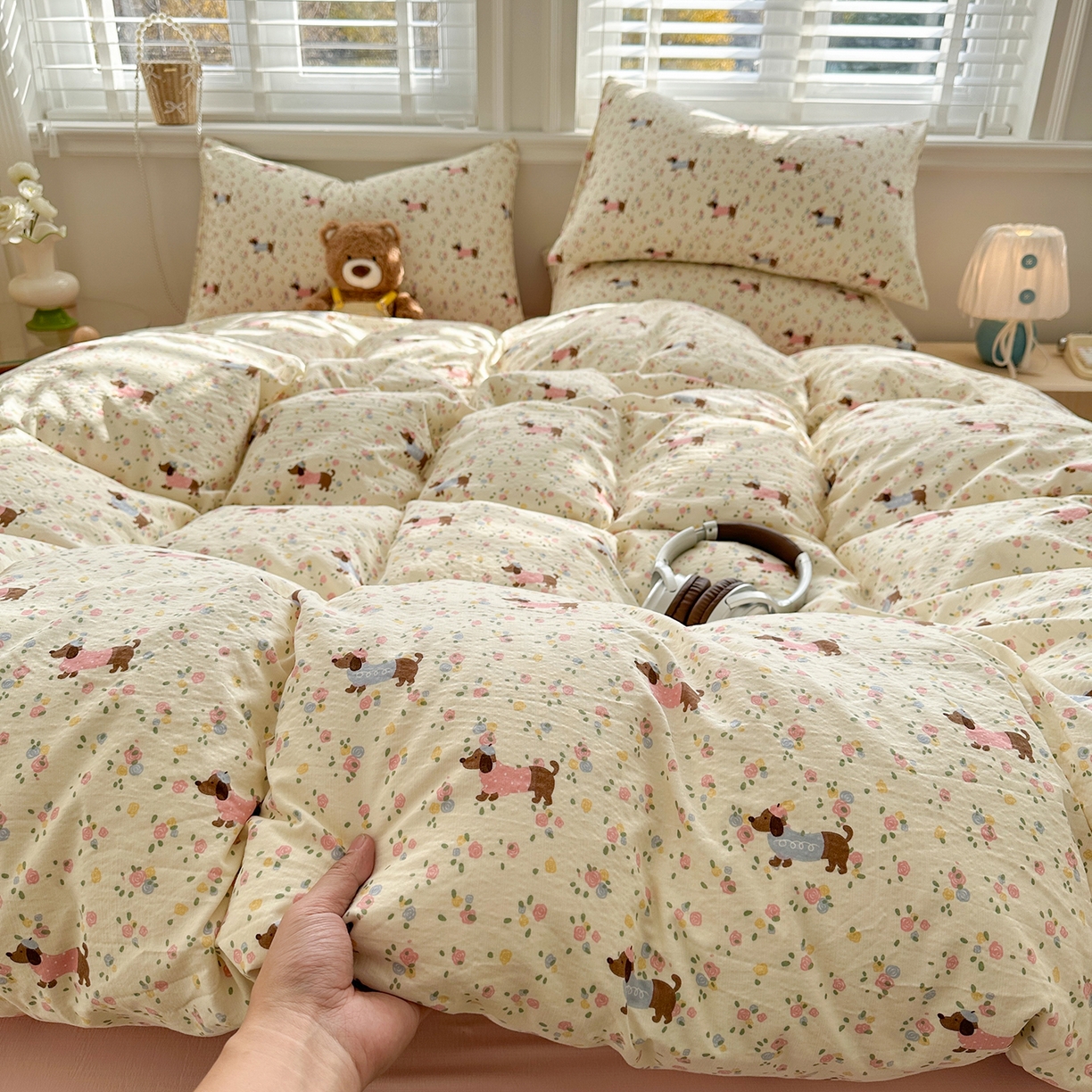 多品家纺 2026新款奶呼呼超柔云感双层纱系列四件套 花田小狗