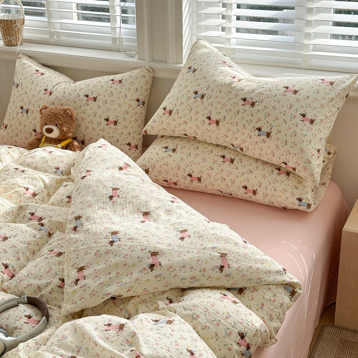 91家纺网 家纺一手货源 找家纺 多品家纺 2026新款奶呼呼超柔云感双层纱系列四件套 花田小狗