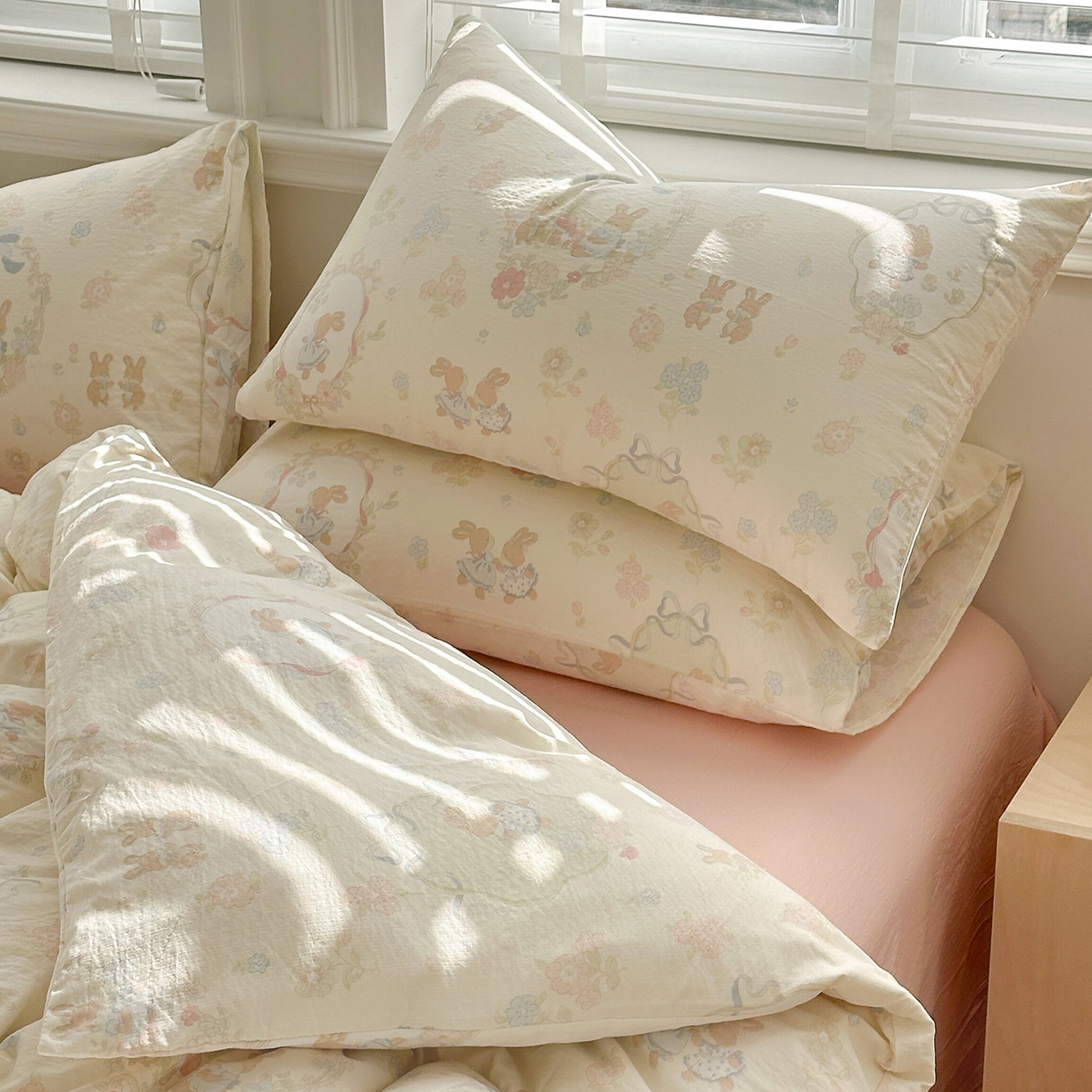 91家纺网 家纺一手货源 找家纺 多品家纺 2026新款奶呼呼超柔云感双层纱系列四件套 棉花兔兔