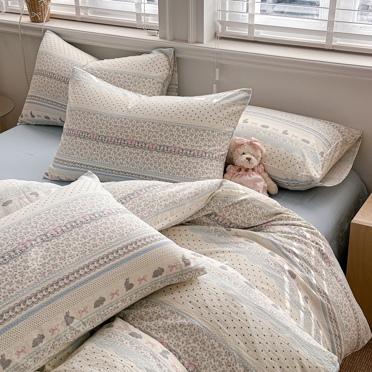 91家纺网 家纺一手货源 找家纺 多品家纺 2026新款奶呼呼超柔云感双层纱系列四件套 浅浅春意