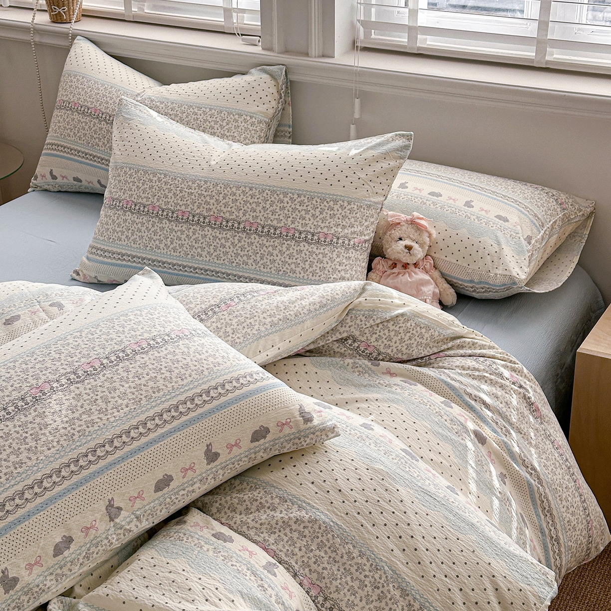 91家纺网 家纺一手货源 找家纺 多品家纺 2026新款奶呼呼超柔云感双层纱系列四件套 浅浅春意