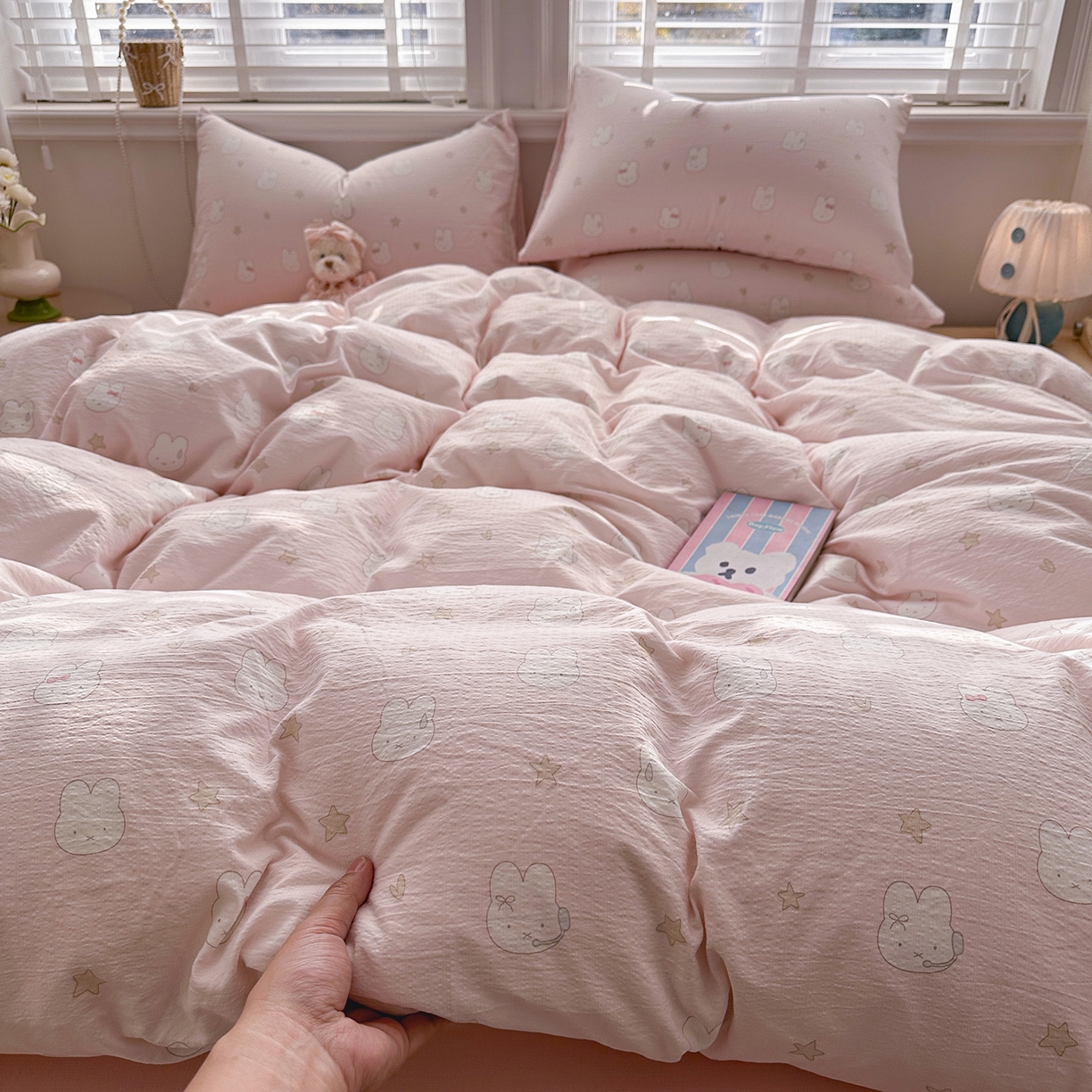 多品家纺 2026新款奶呼呼超柔云感双层纱系列四件套 桃气兔兔