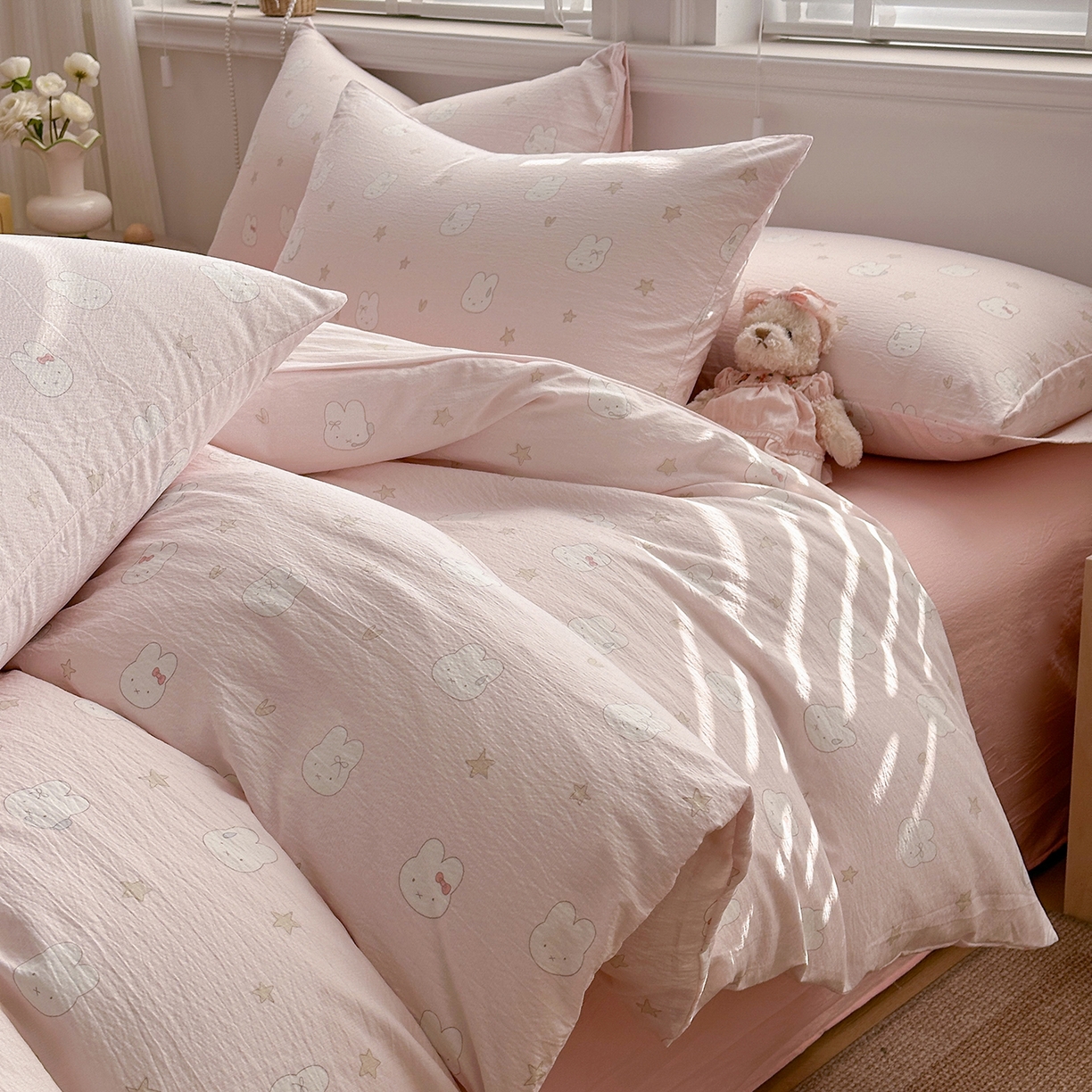 91家纺网 家纺一手货源 找家纺 多品家纺 2026新款奶呼呼超柔云感双层纱系列四件套 桃气兔兔