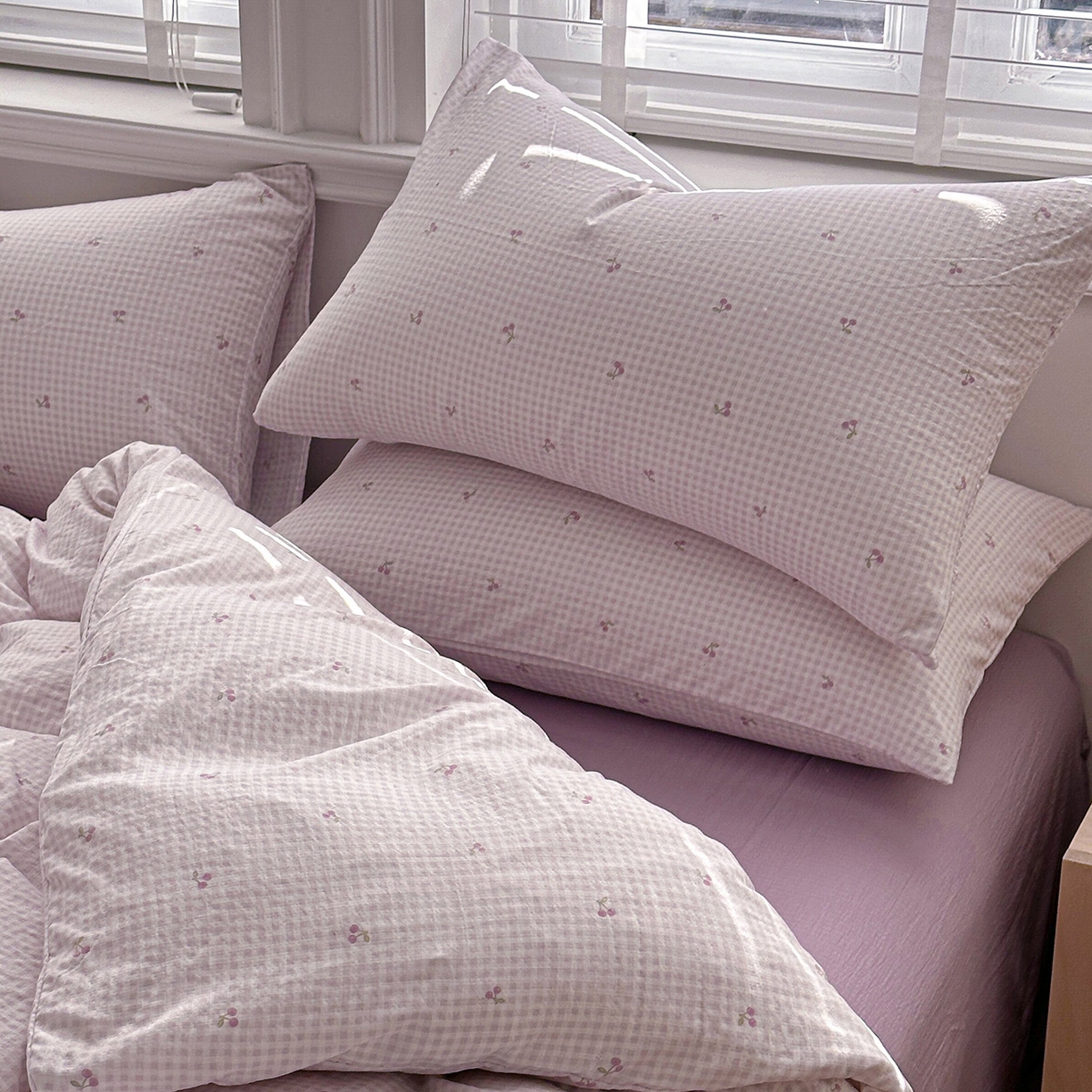 91家纺网 家纺一手货源 找家纺 多品家纺 2026新款奶呼呼超柔云感双层纱系列四件套 樱桃紫