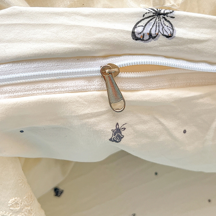 91家纺网 家纺一手货源 找家纺 韩秀家纺 2026新款古法水洗棉法式蕾丝纯棉大花边仿棉四件套 蝶舞翩翩