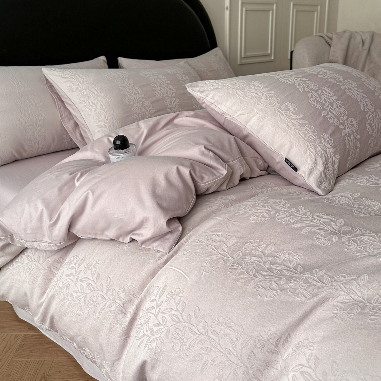 91家纺网 家纺一手货源 找家纺 宜代光年 2026新款全棉厚织大提花系列四件套 理然