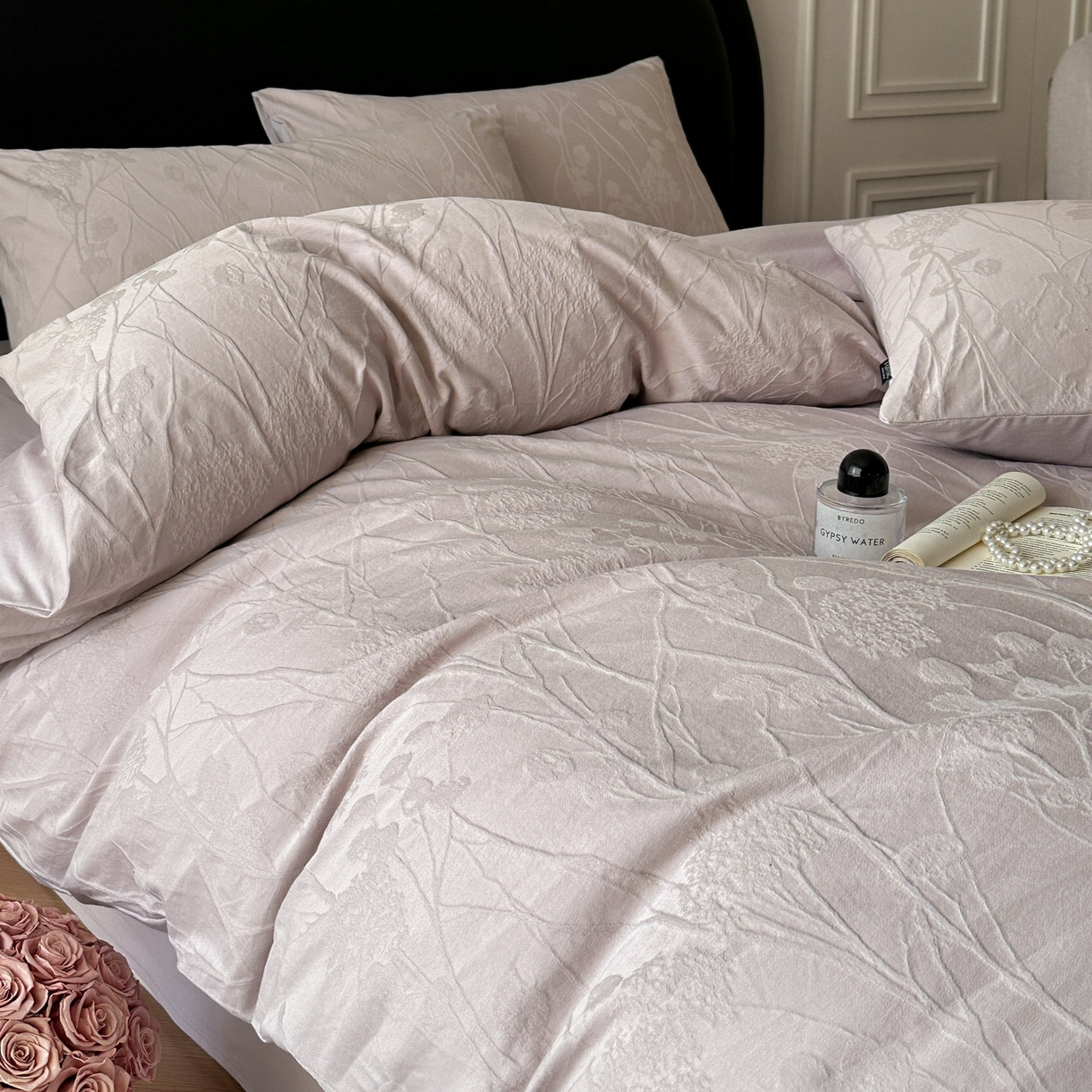 91家纺网 家纺一手货源 找家纺 宜代光年 2026新款全棉厚织大提花系列四件套 夏野尤加-浅紫