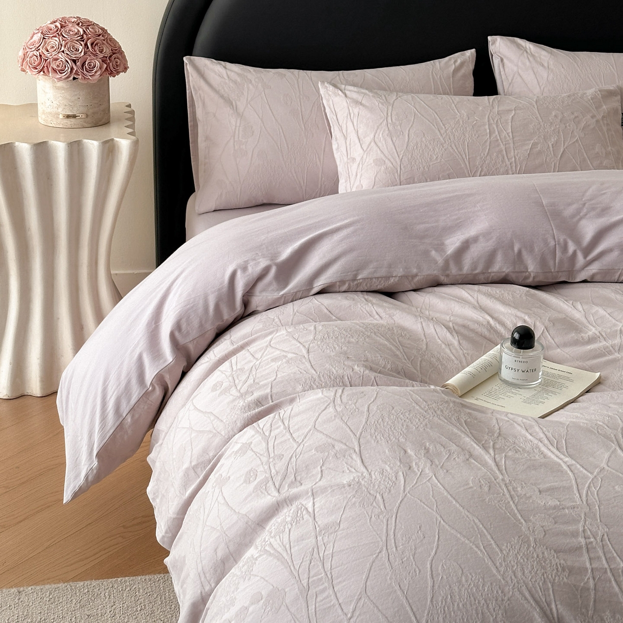 91家纺网 家纺一手货源 找家纺 宜代光年 2026新款全棉厚织大提花系列四件套 夏野尤加-浅紫