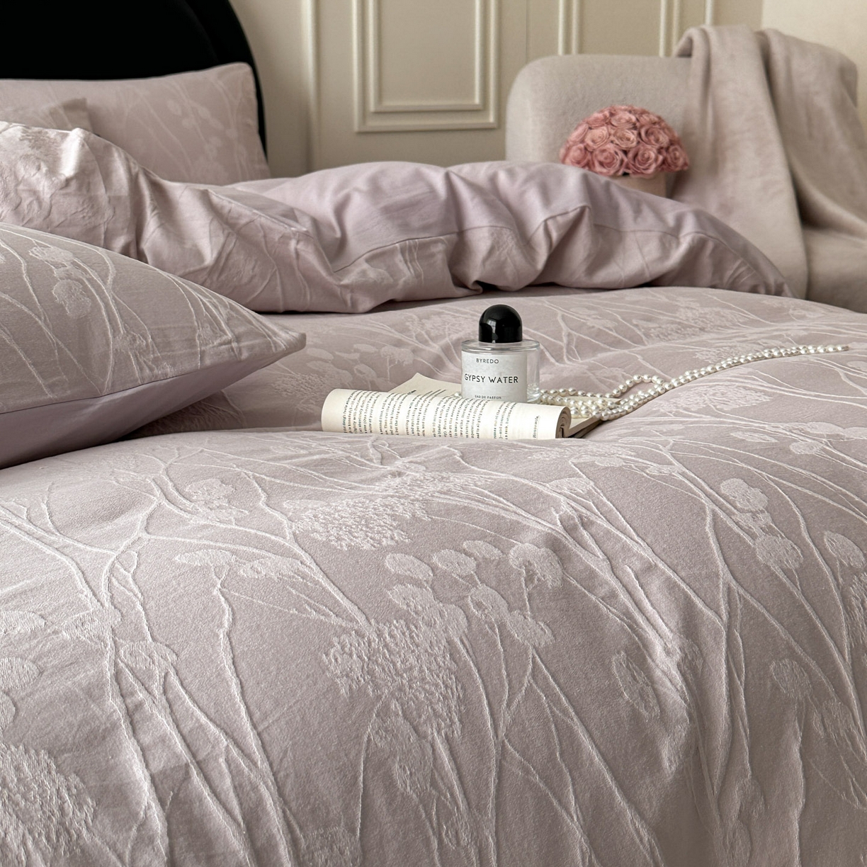 91家纺网 家纺一手货源 找家纺 宜代光年 2026新款全棉厚织大提花系列四件套 夏野尤加-浅紫