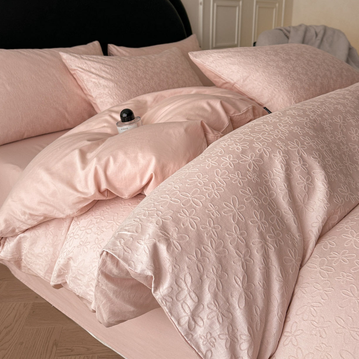 91家纺网 家纺一手货源 找家纺 宜代光年 2026新款全棉厚织大提花系列四件套 云织-浅粉