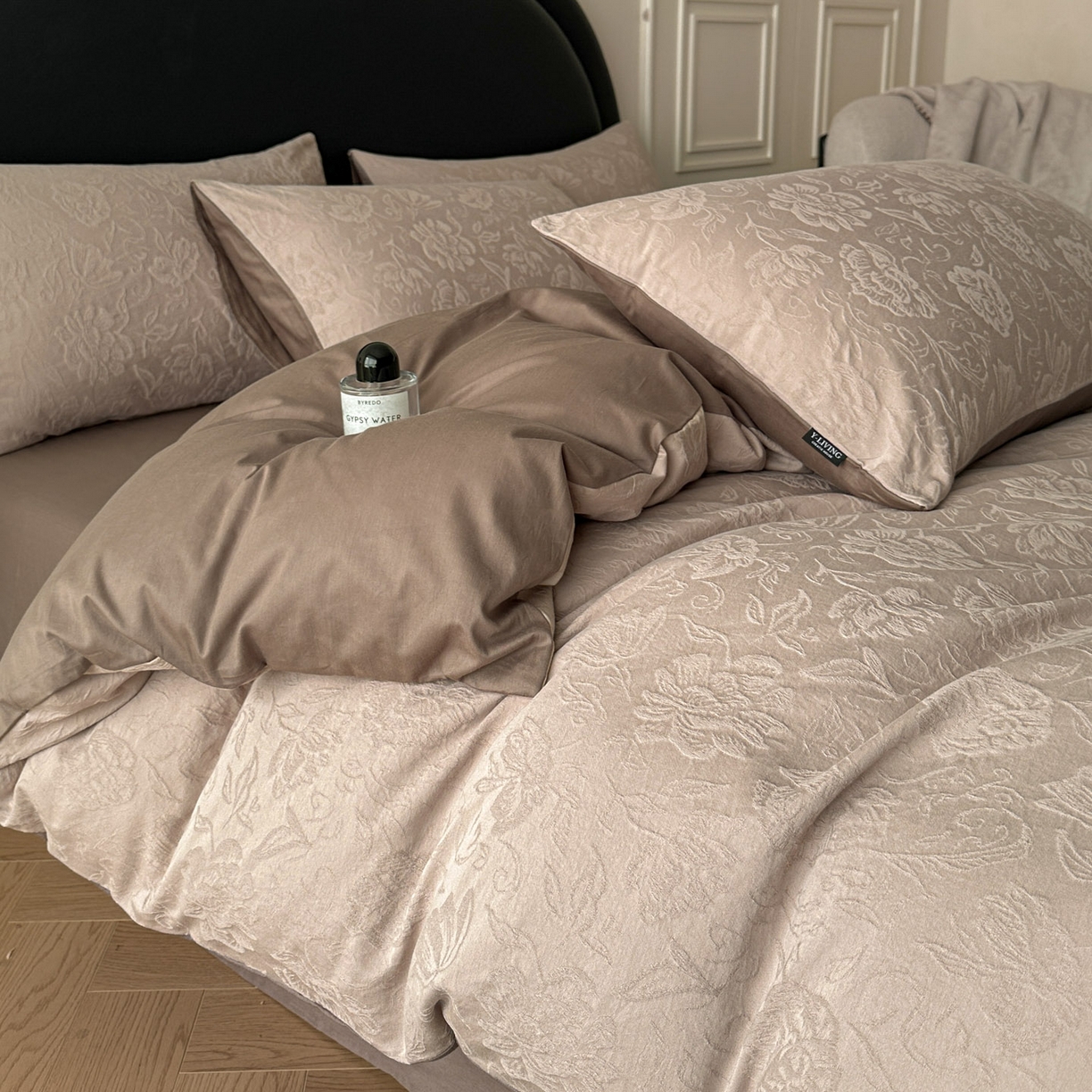 91家纺网 家纺一手货源 找家纺 宜代光年 2026新款全棉厚织大提花系列四件套 漫莎