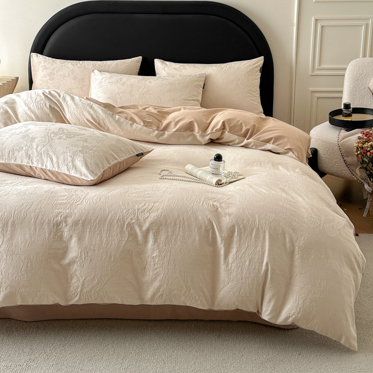 91家纺网 家纺一手货源 找家纺 宜代光年 2026新款全棉厚织大提花系列四件套 翩然-奶白