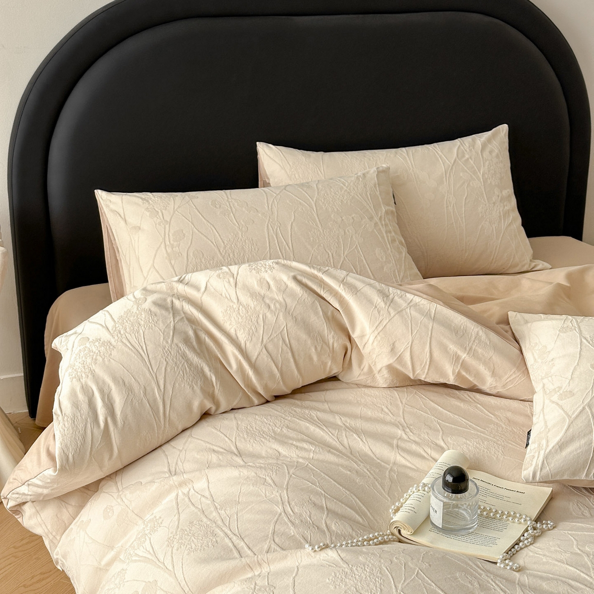 91家纺网 家纺一手货源 找家纺 宜代光年 2026新款全棉厚织大提花系列四件套 夏野尤加-奶白