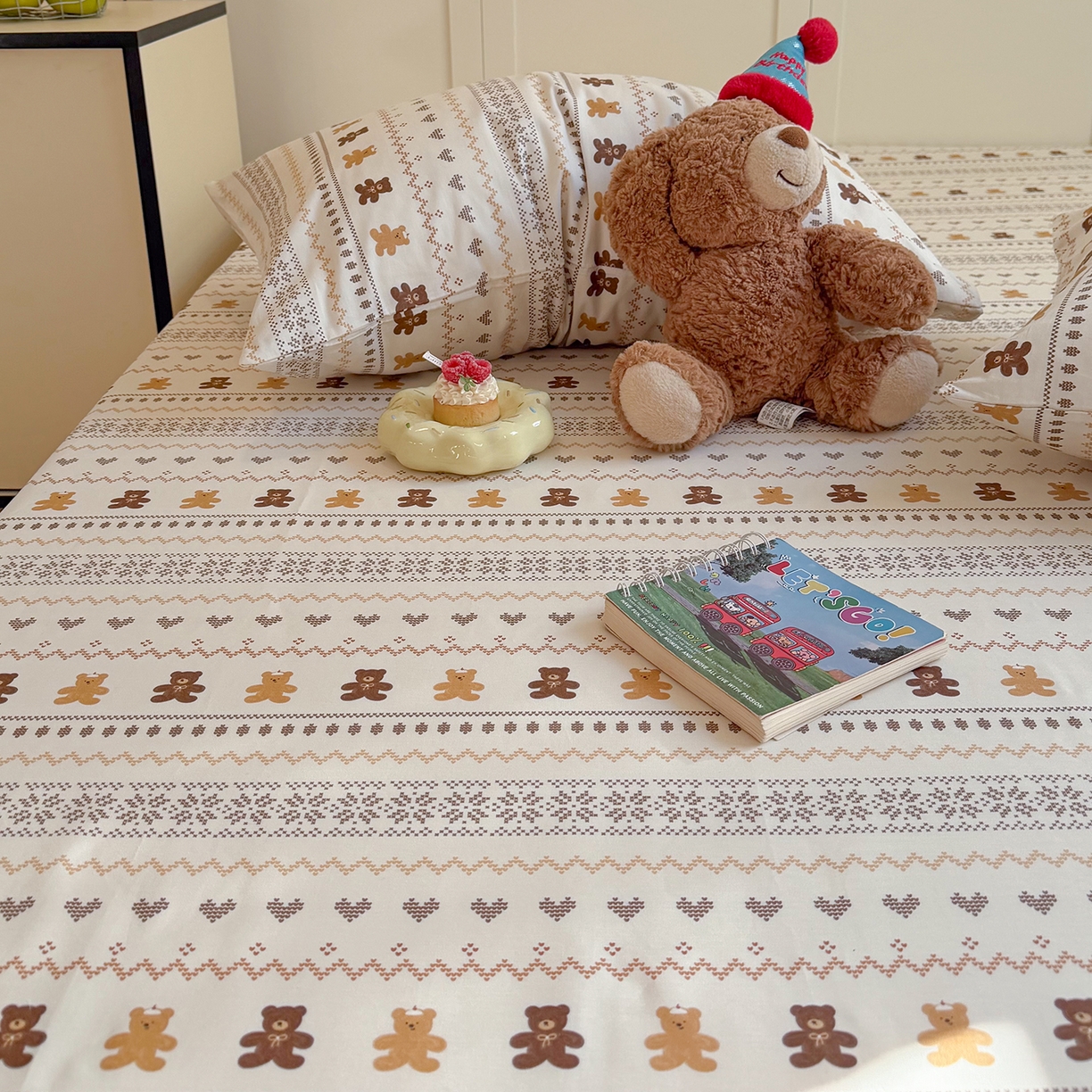 91家纺网 家纺一手货源 找家纺 麦伦家居 2026新款卡通小清新全棉纯棉单床单床笠床单床笠单件单品床单床笠 费尔岛小熊