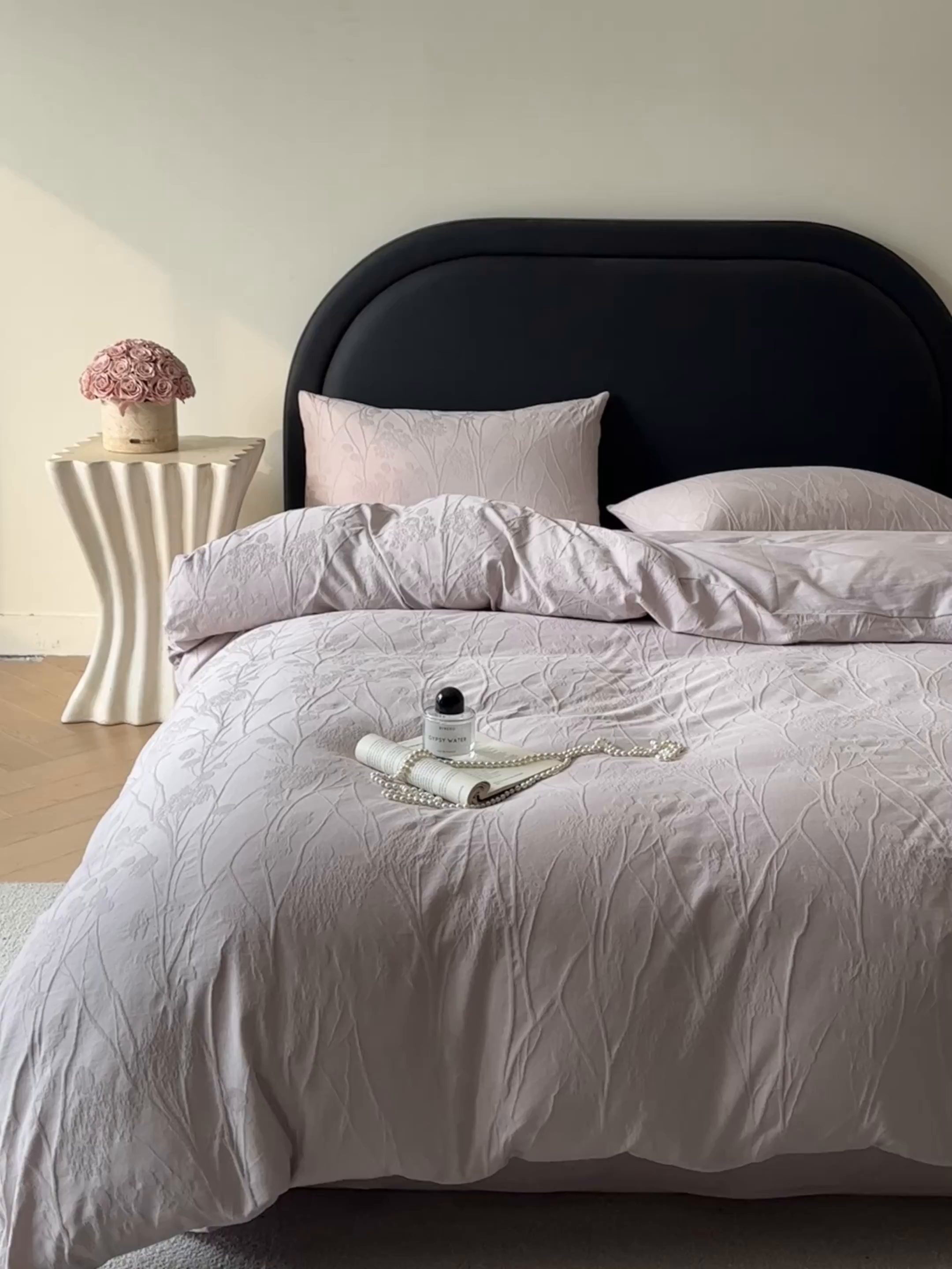 91家纺网 家纺一手货源 找家纺 宜代光年 2026新款全棉厚织大提花系列四件套 夏野尤加-浅紫