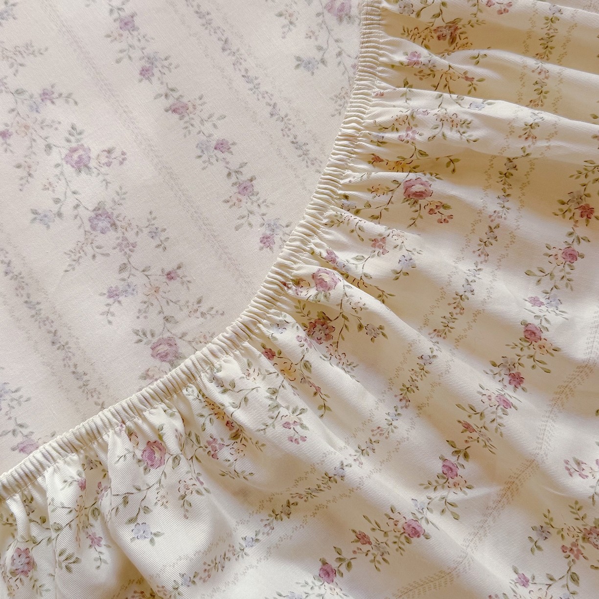 91家纺网 家纺一手货源 找家纺 麦伦家居 2026新款卡通小清新全棉纯棉单床单床笠床单床笠单件单品床单床笠 含羞草