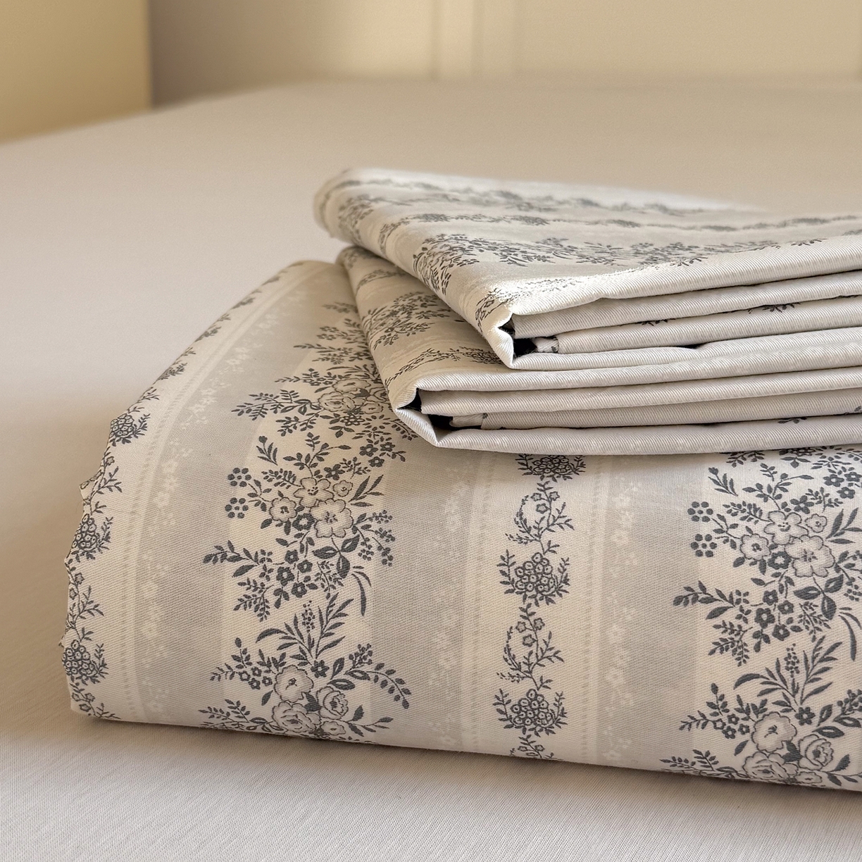 91家纺网 家纺一手货源 找家纺 麦伦家居 2026新款卡通小清新全棉纯棉单床单床笠床单床笠单件单品床单床笠 兰花草