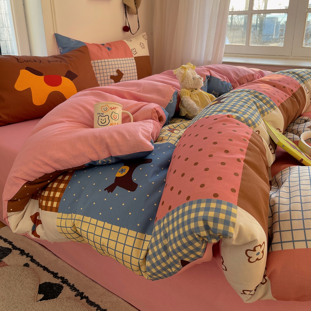 91家纺网 家纺一手货源 找家纺 桃子家居 2025新款A类ins全消光高品质仿生绵羊绒三角针工艺兔毛贴布绣刺绣加厚牛奶绒毛毯多功能毯 绒毛毯-三角针圣诞狗狗