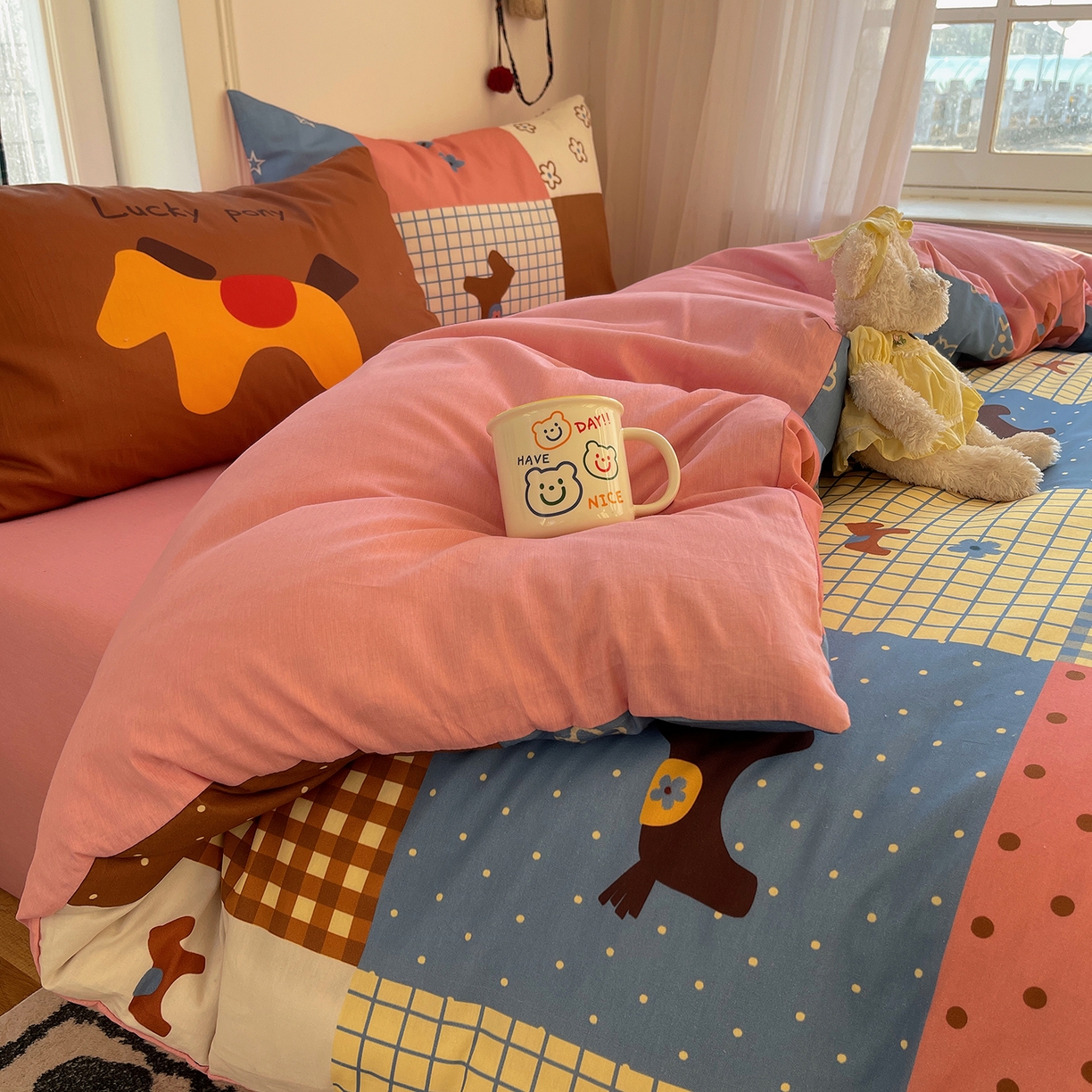 91家纺网 家纺一手货源 找家纺 桃子家居 2026新款纯棉混搭大版数码印花枕套小清新猫咪可爱系列四件套 棉混搭-彩虹马卡龙