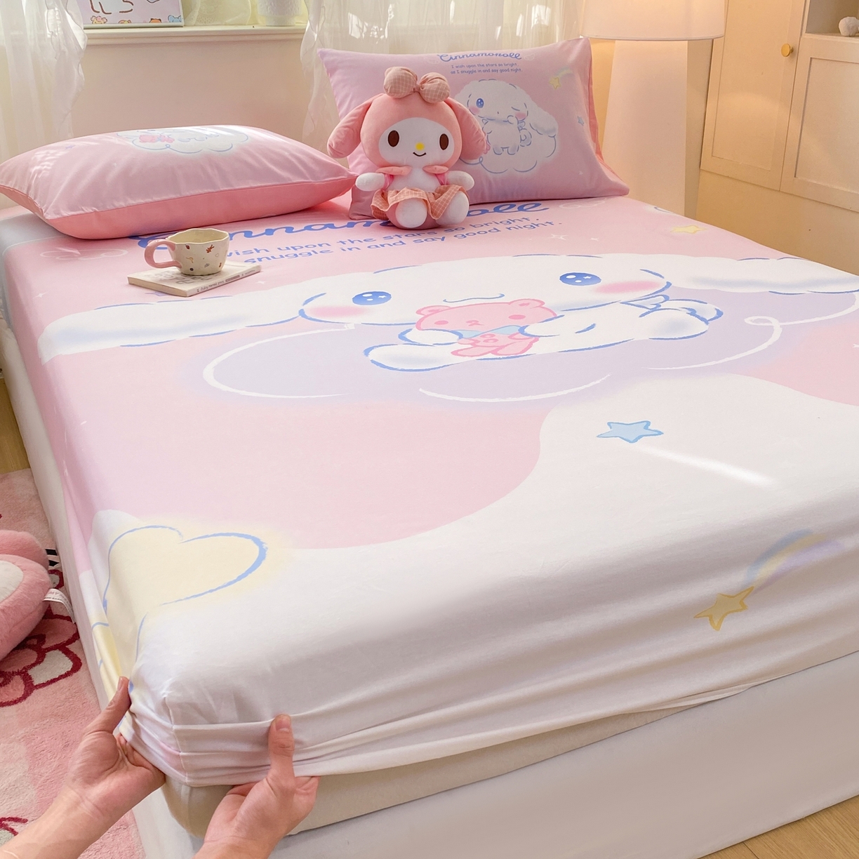 91家纺网 家纺一手货源 找家纺 博雅 2026新款三丽欧大版全棉纯棉单床笠床笠单件 全棉大版-粉色星星玉桂狗