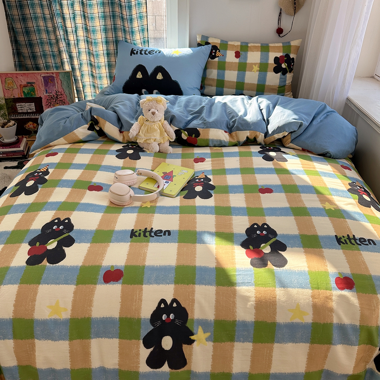 91家纺网 家纺一手货源 找家纺 桃子家居 2026新款纯棉混搭大版数码印花枕套小清新猫咪可爱系列四件套 棉混搭-苹果哈曼猫