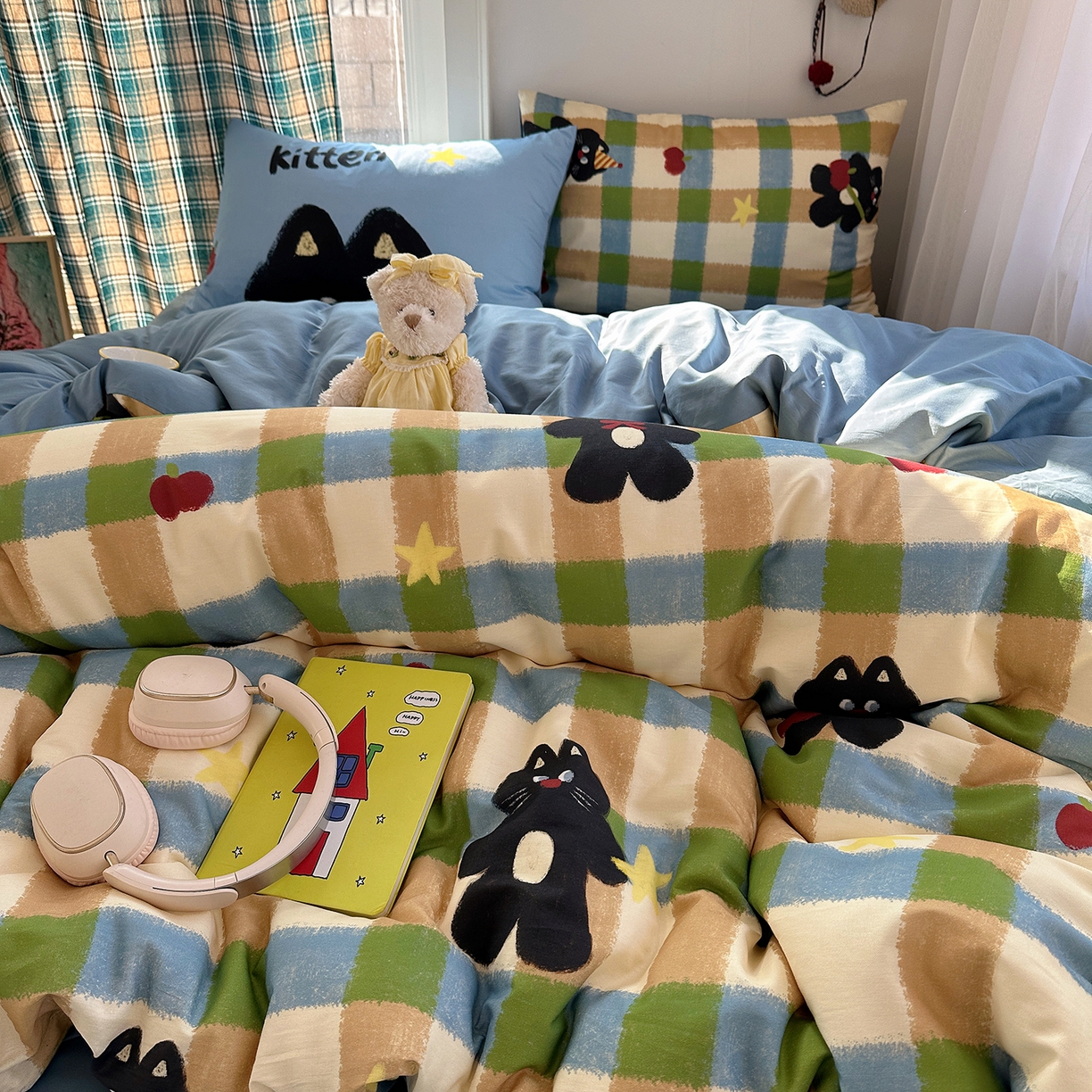 91家纺网 家纺一手货源 找家纺 桃子家居 2026新款纯棉混搭大版数码印花枕套小清新猫咪可爱系列四件套 棉混搭-苹果哈曼猫