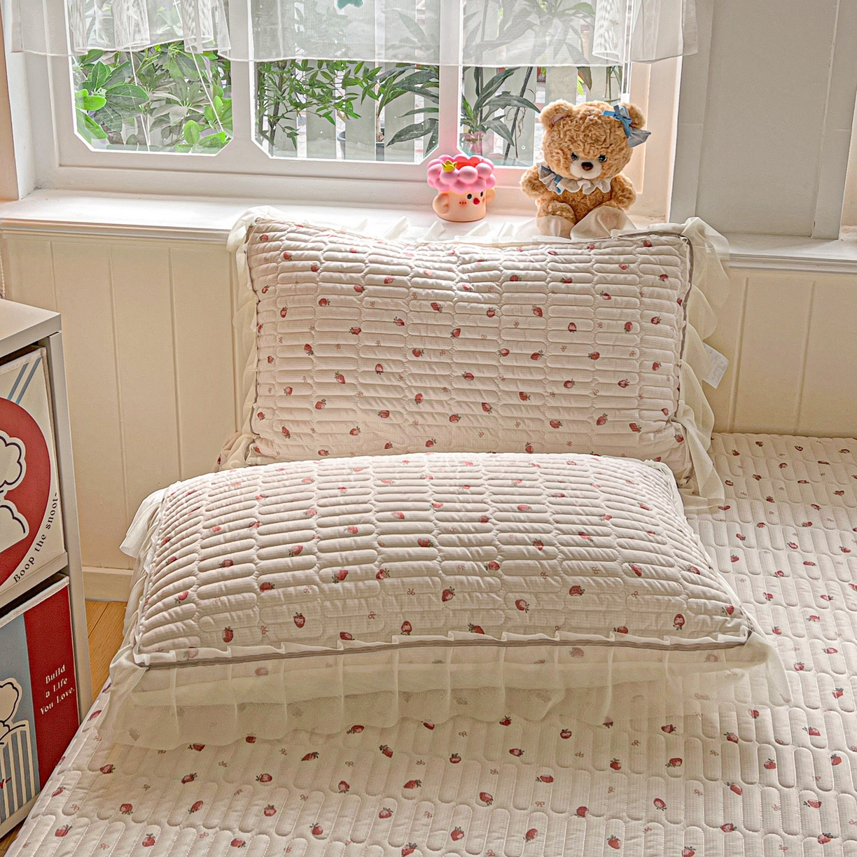 91家纺网 家纺一手货源 找家纺 富米莱（原臻工厂） 2026新款高奢维密花边冰肤格凉感夏凉被床盖夏被空调被四件套 夏被床盖-草莓甜甜