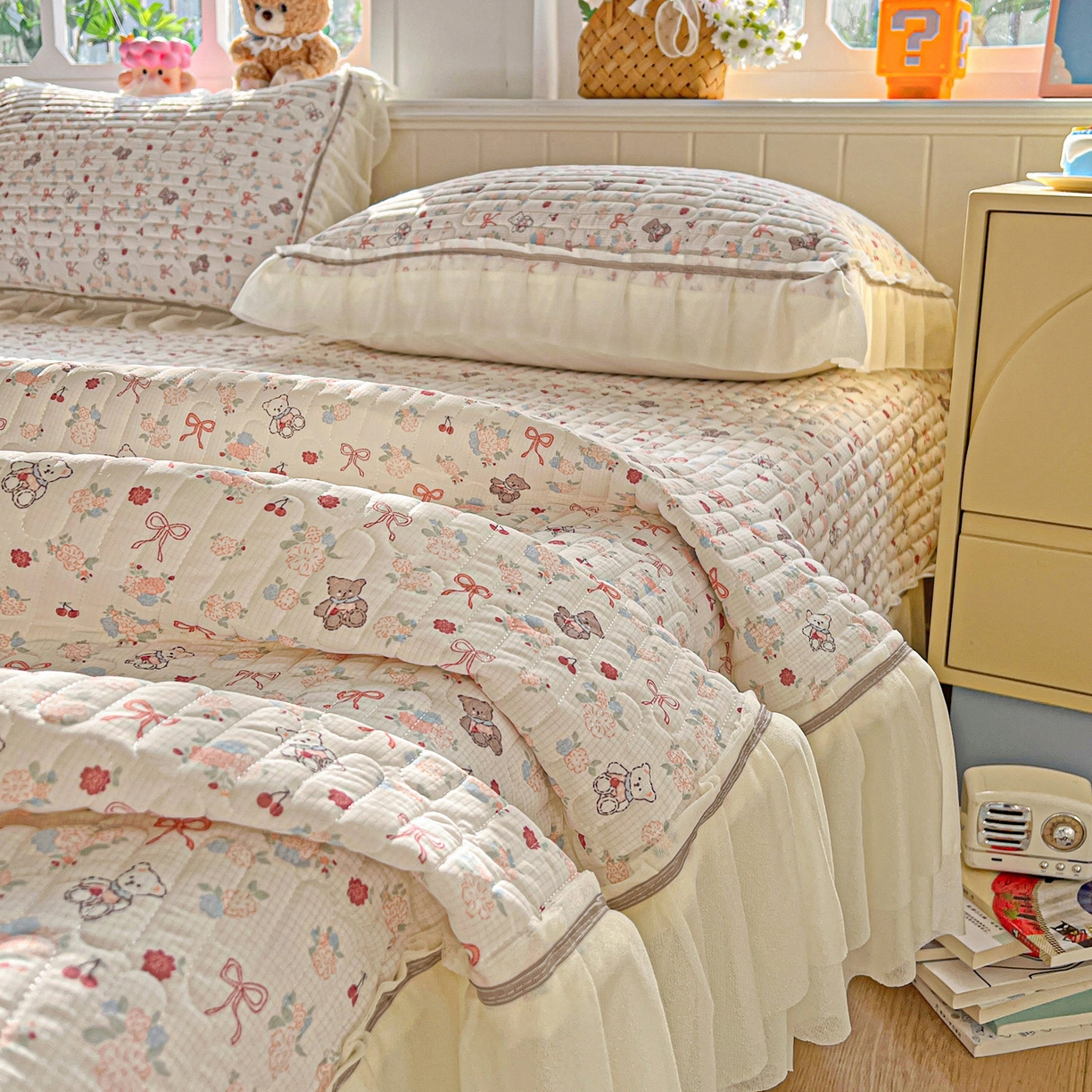 91家纺网 家纺一手货源 找家纺 富米莱（原臻工厂） 2026新款高奢维密花边冰肤格凉感夏凉被床盖夏被空调被四件套 夏被床盖-粉结小熊