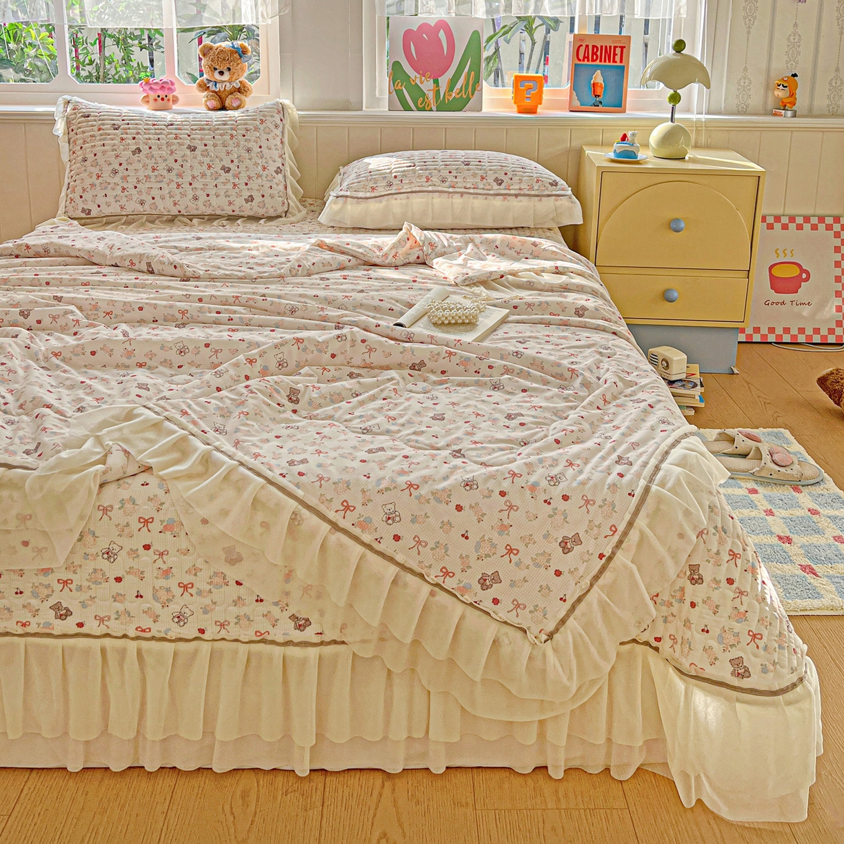 91家纺网 家纺一手货源 找家纺 富米莱（原臻工厂） 2026新款高奢维密花边冰肤格凉感夏凉被床盖夏被空调被四件套 夏被床盖-粉结小熊