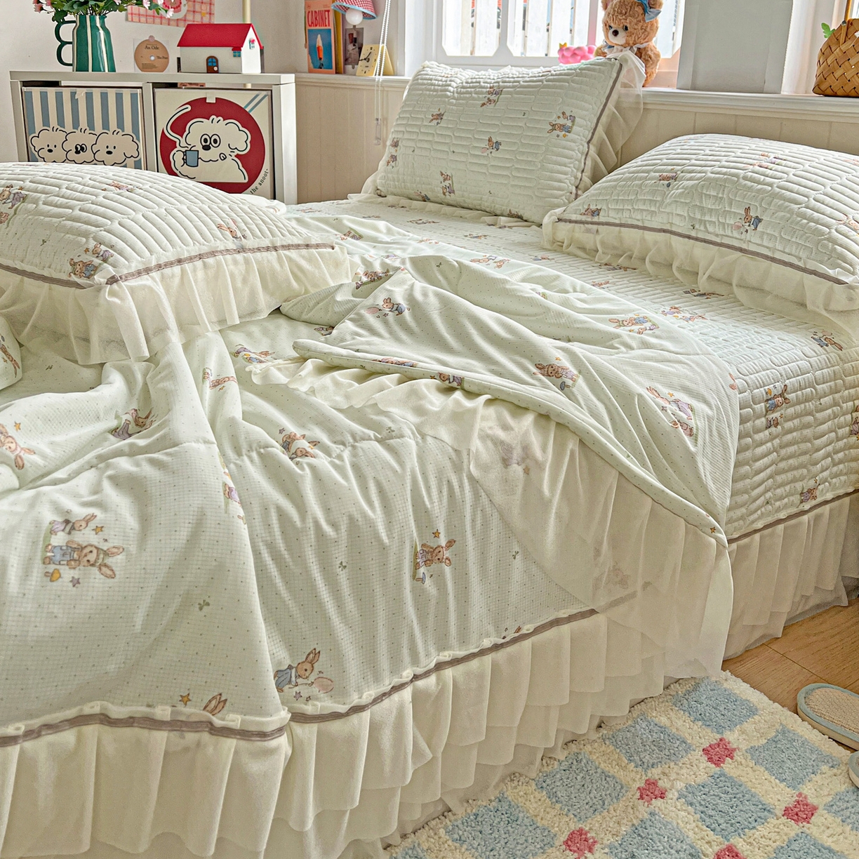 91家纺网 家纺一手货源 找家纺 富米莱（原臻工厂） 2026新款高奢维密花边冰肤格凉感夏凉被床盖夏被空调被四件套 夏被床盖-青屿小兔