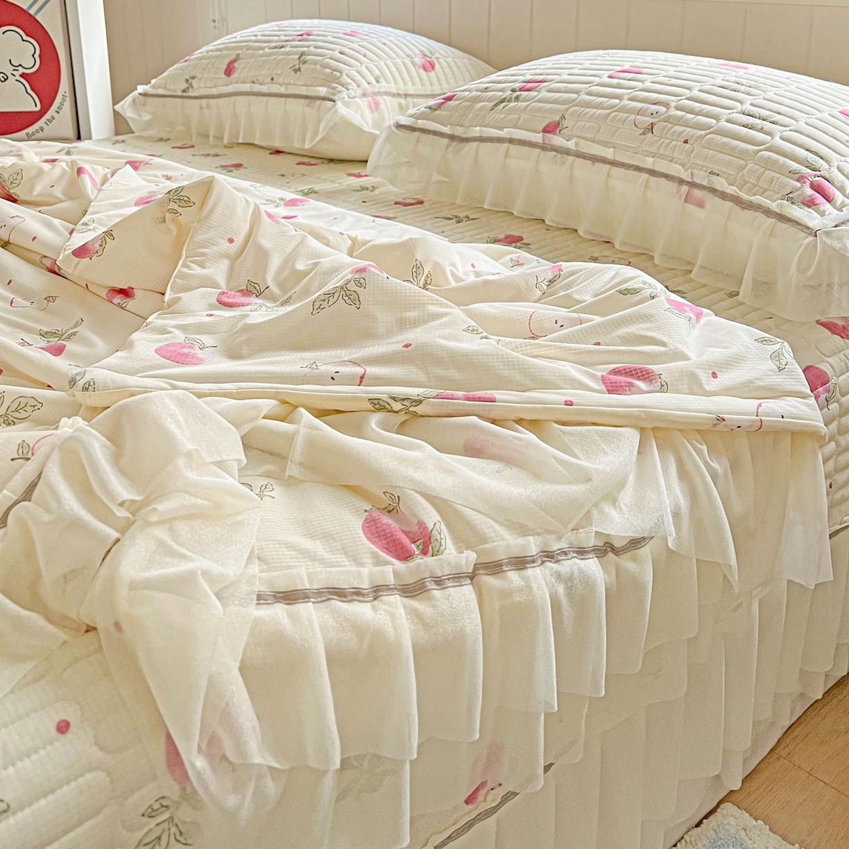 91家纺网 家纺一手货源 找家纺 富米莱（原臻工厂） 2026新款高奢维密花边冰肤格凉感夏凉被床盖夏被空调被四件套 夏被床盖-桃桃奶英